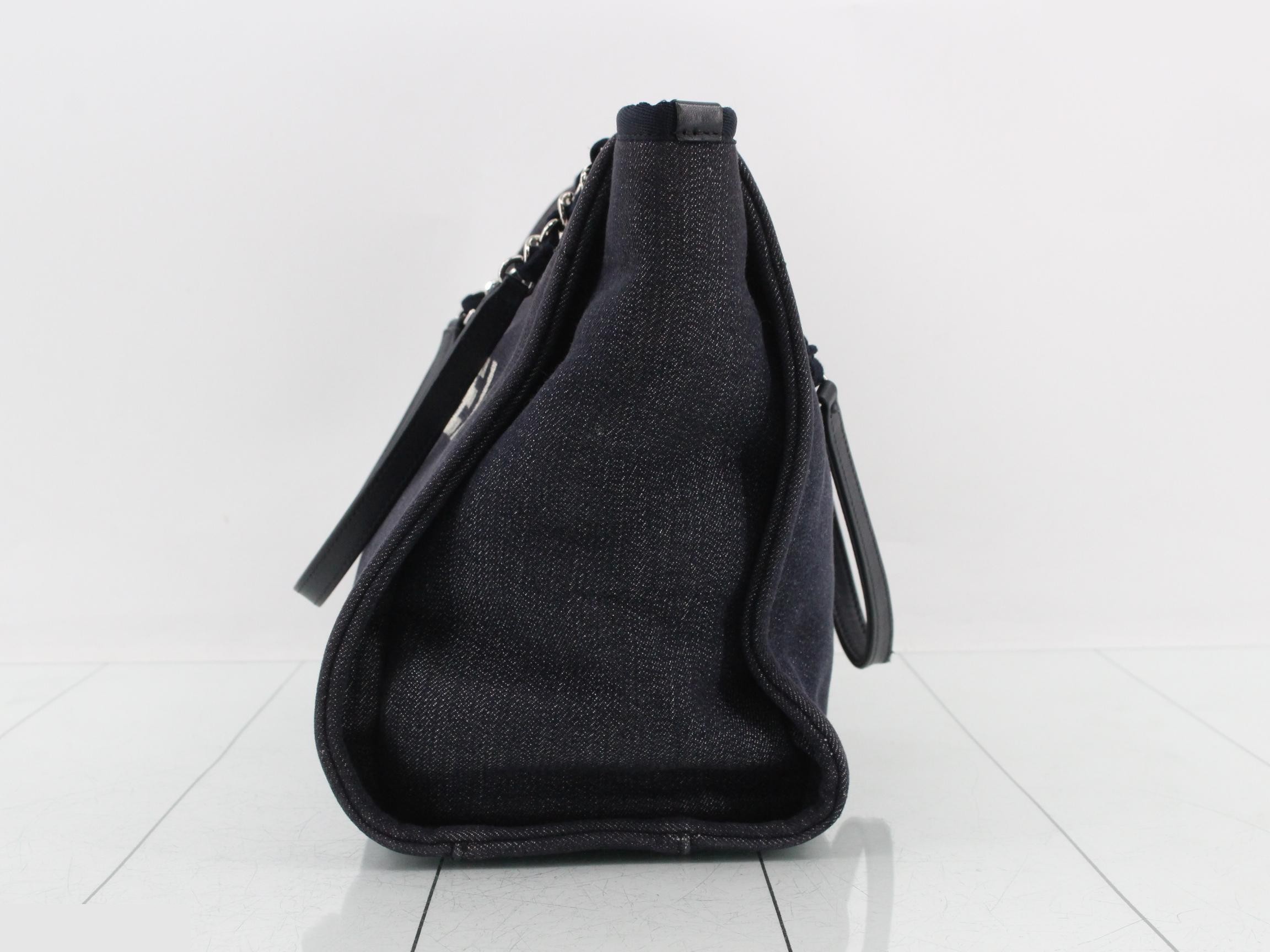 Deauville chain shoulder bag, with sticker. — view 3