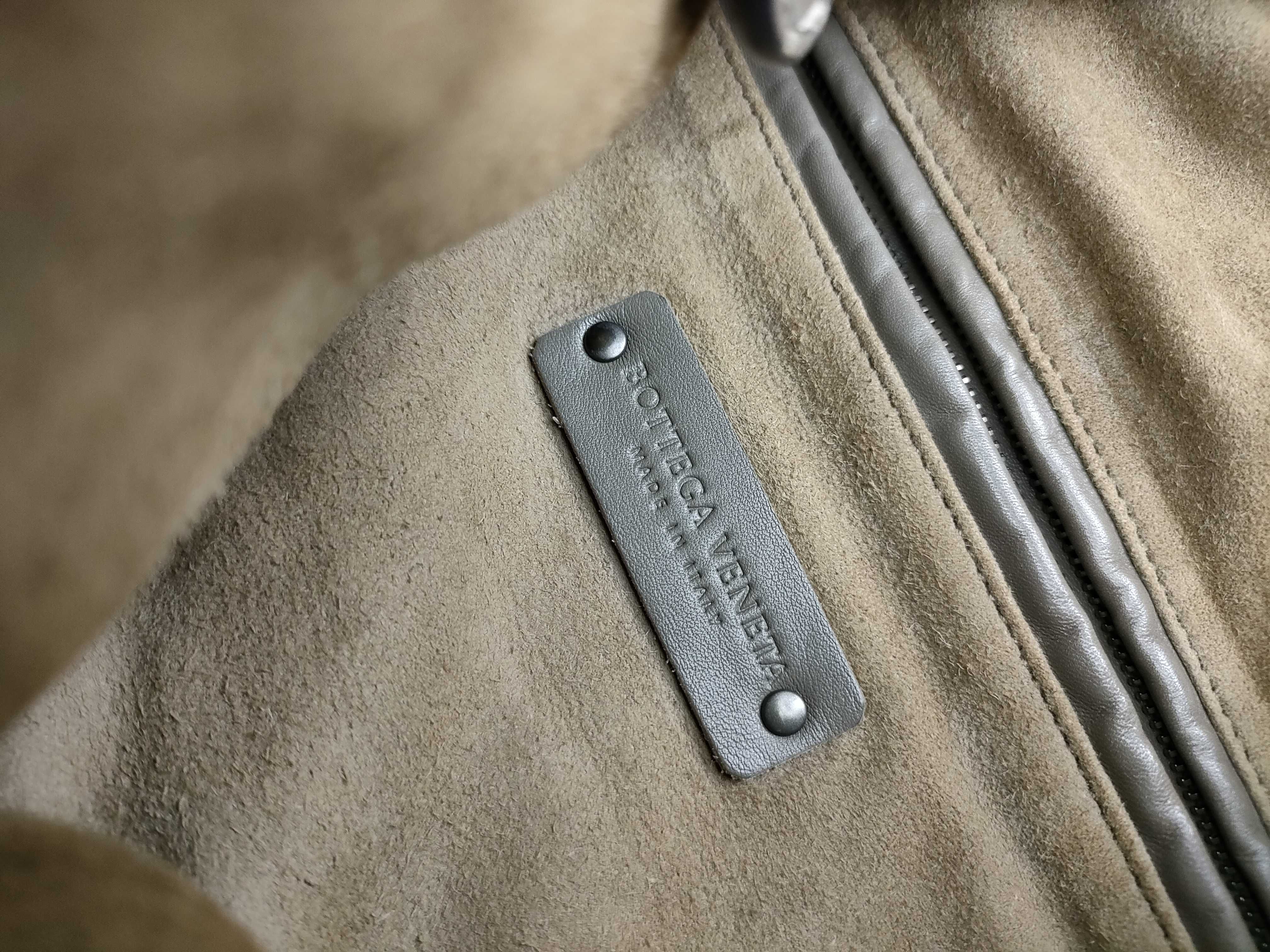 Intrecciato Leather Shoulder Bag — view 11