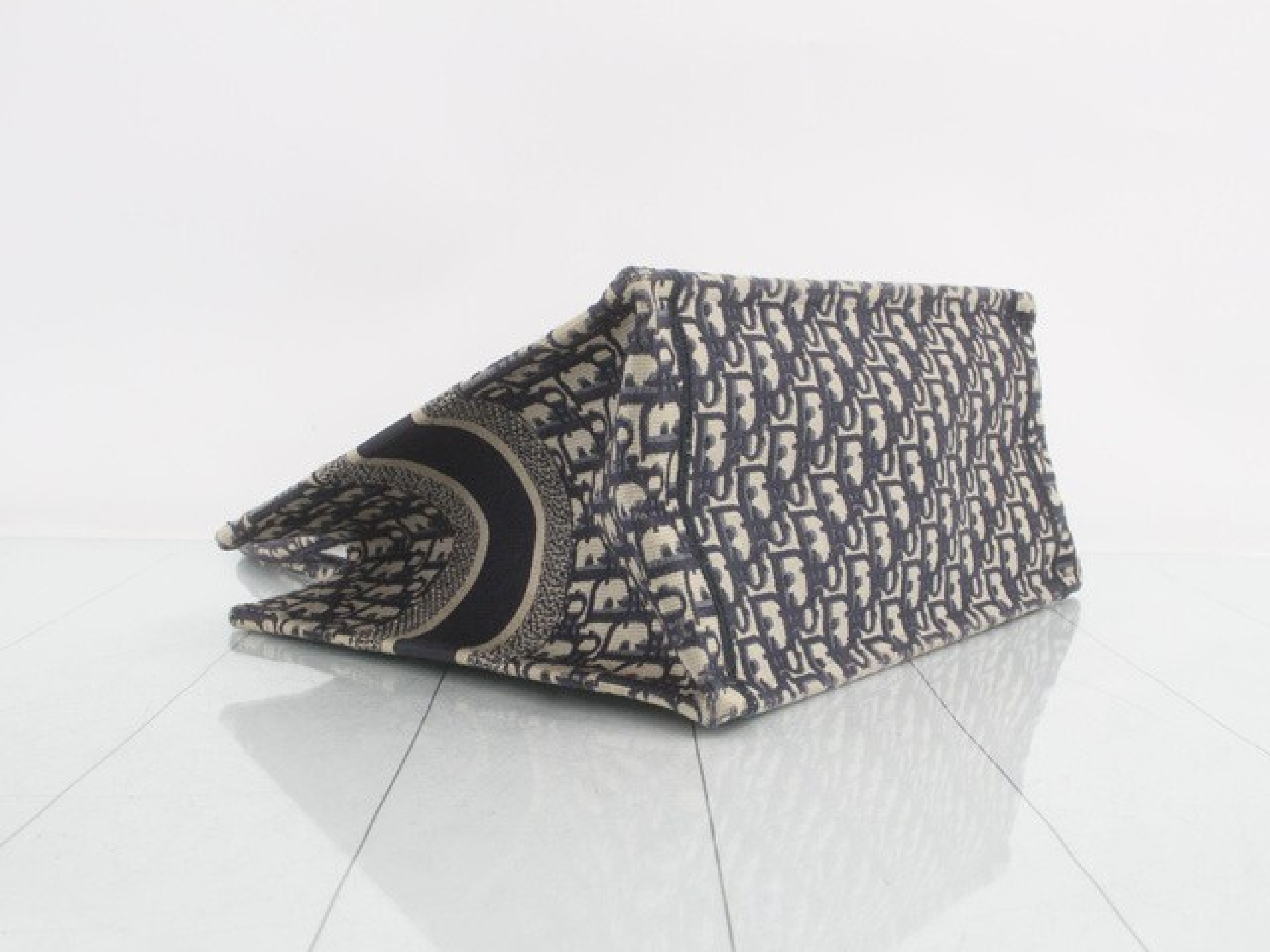 Book Tote Oblique Medium Tote Bag — view 3