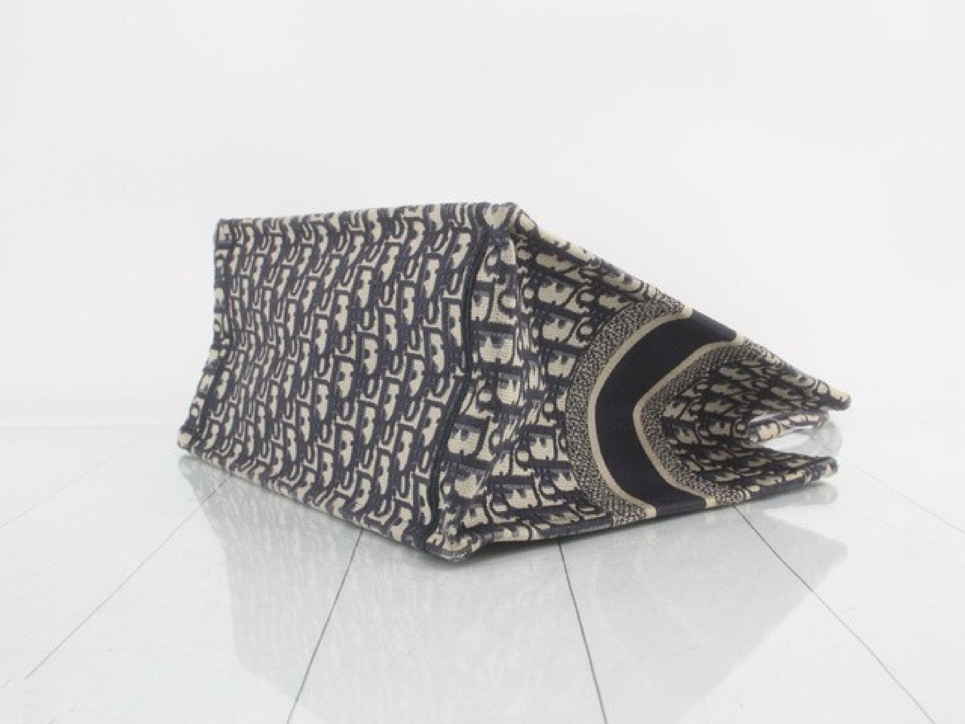 Book Tote Oblique Medium Tote Bag — view 4