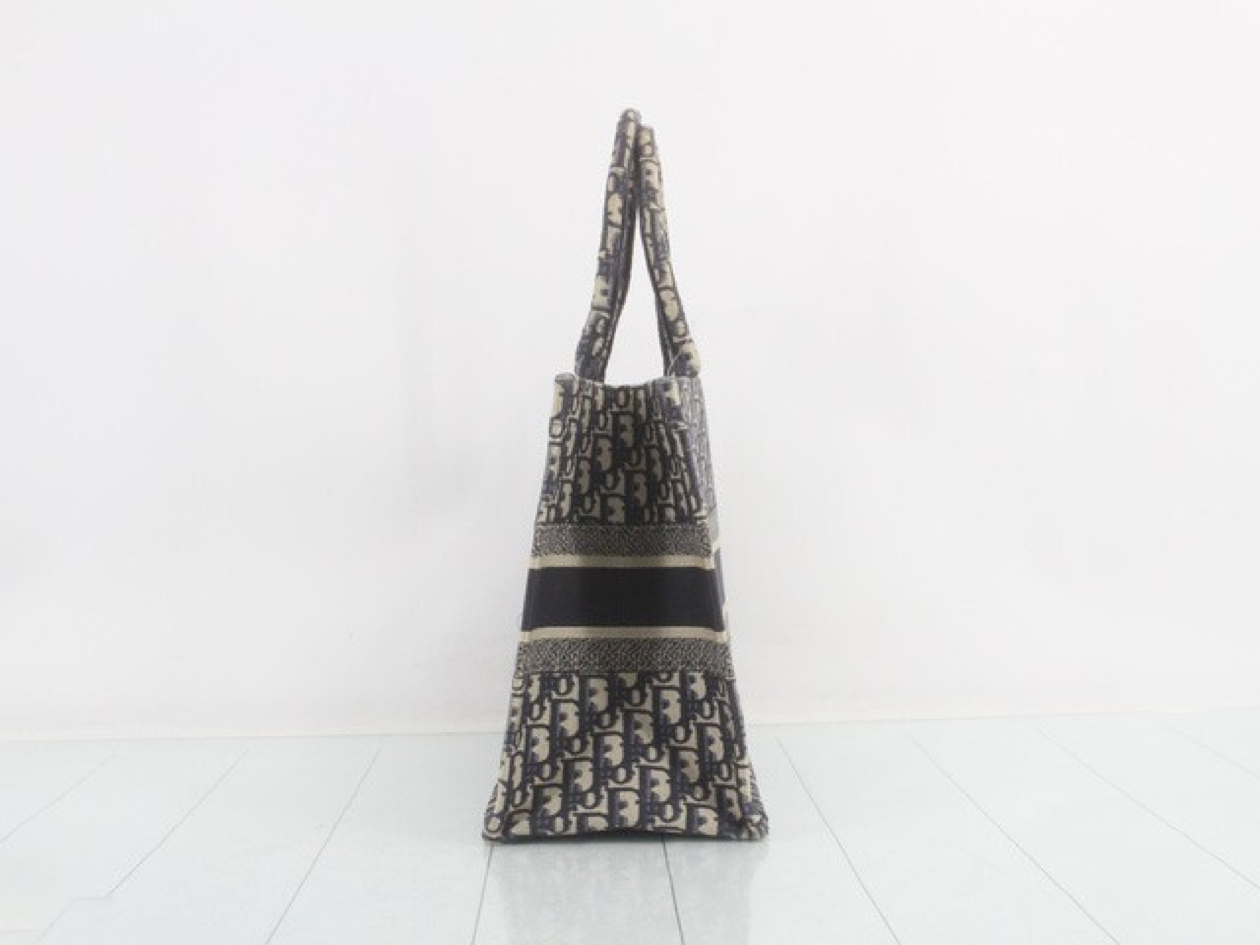Book Tote Oblique Medium Tote Bag — view 5
