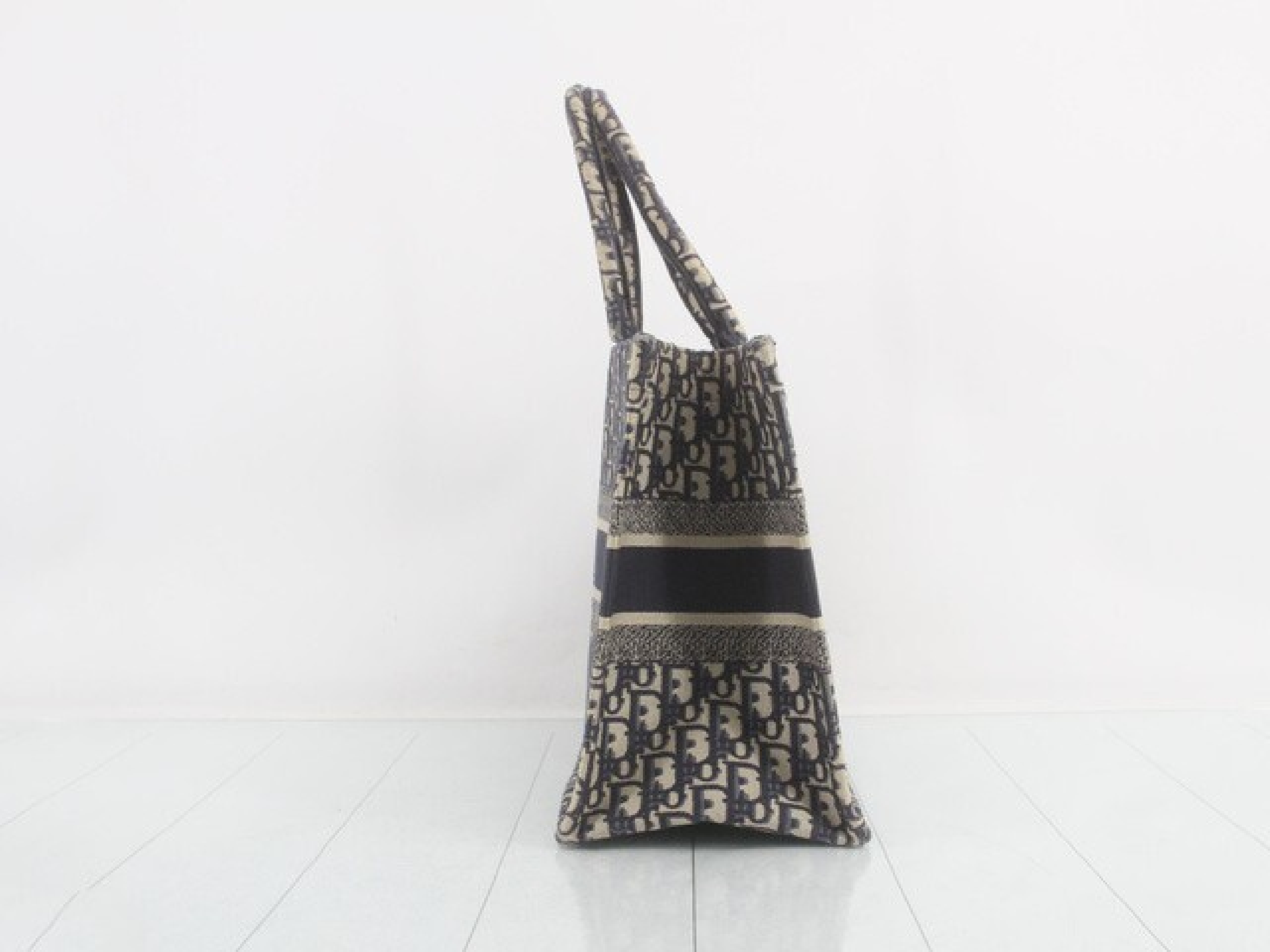 Book Tote Oblique Medium Tote Bag — view 6