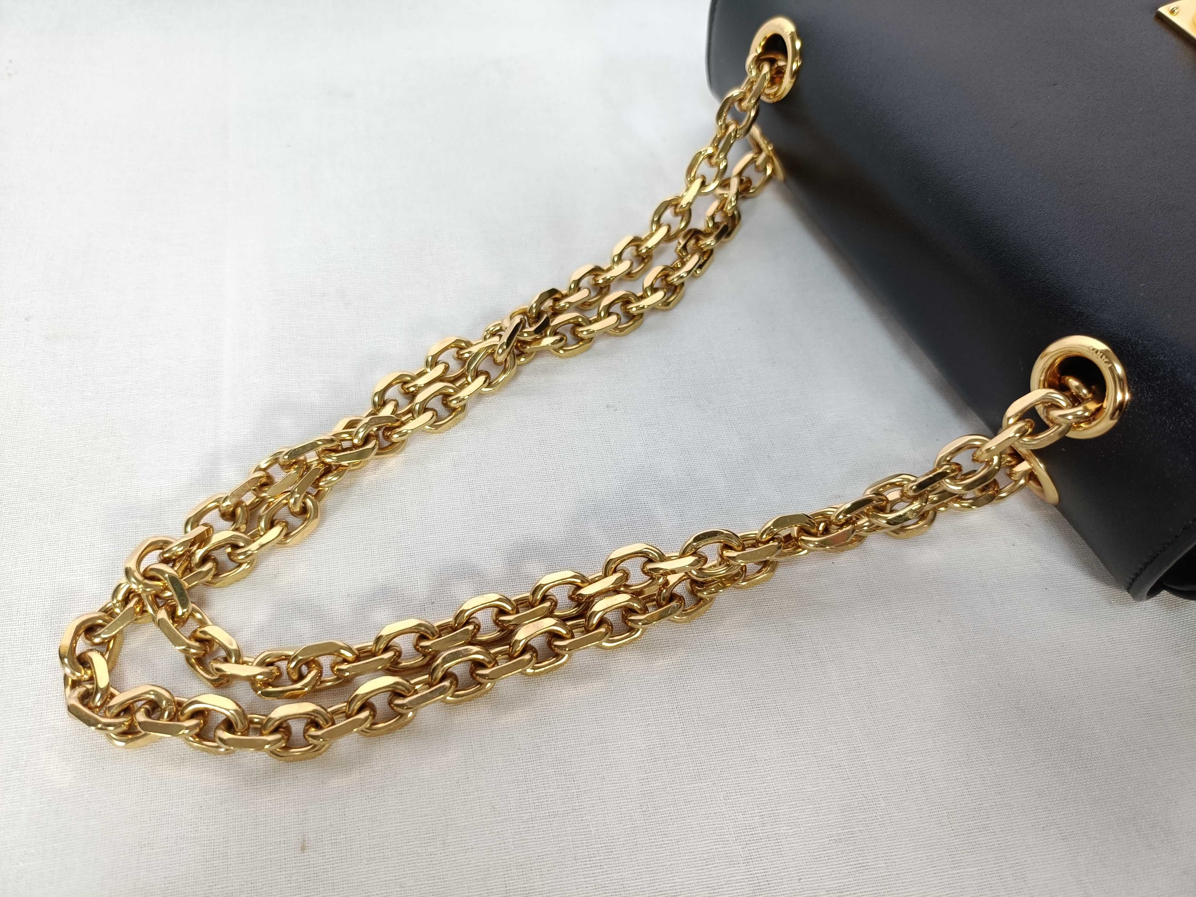 C Small Chain Shoulder Bag — view 6