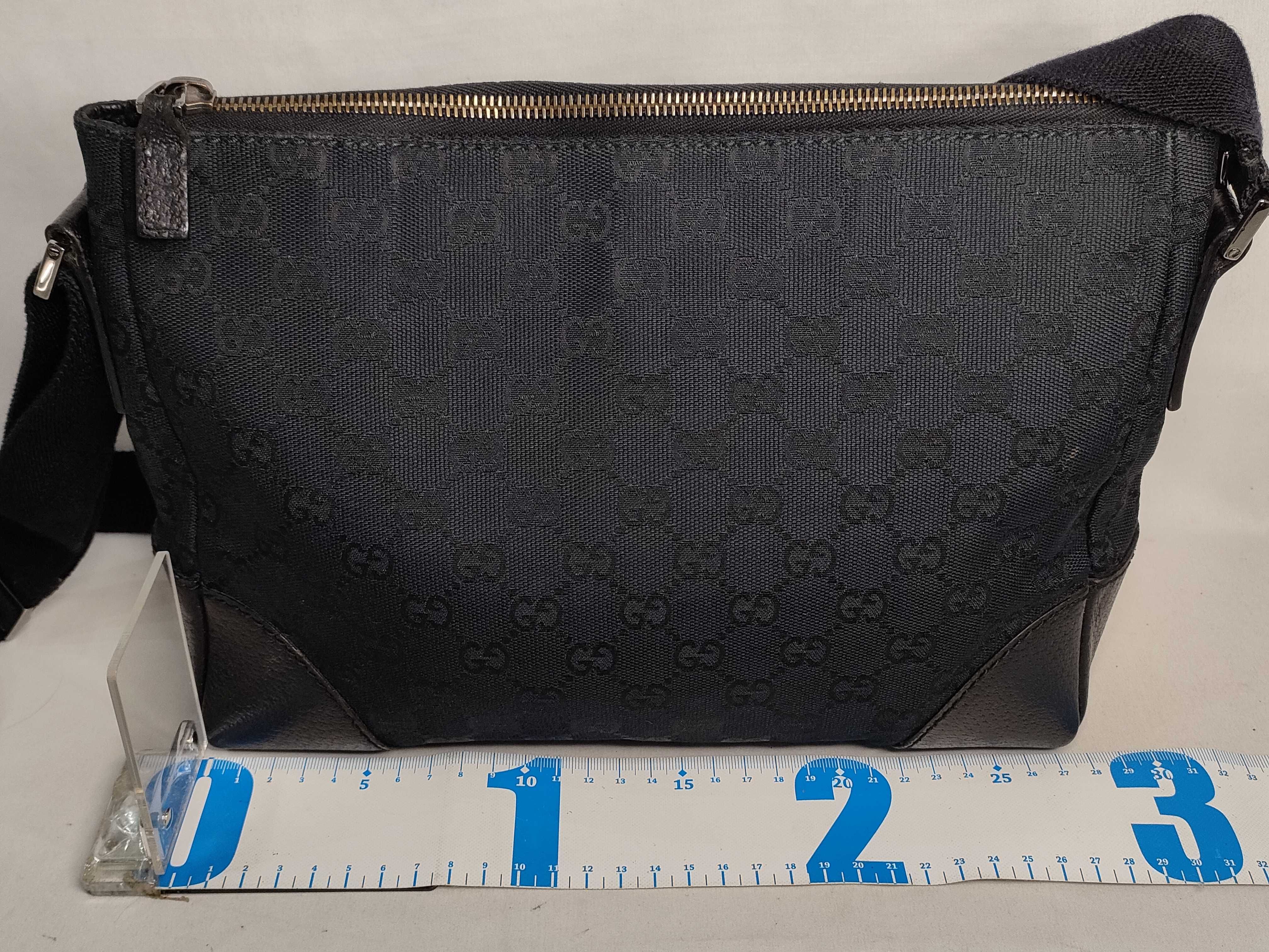 GG Canvas Shoulder Bag — view 2