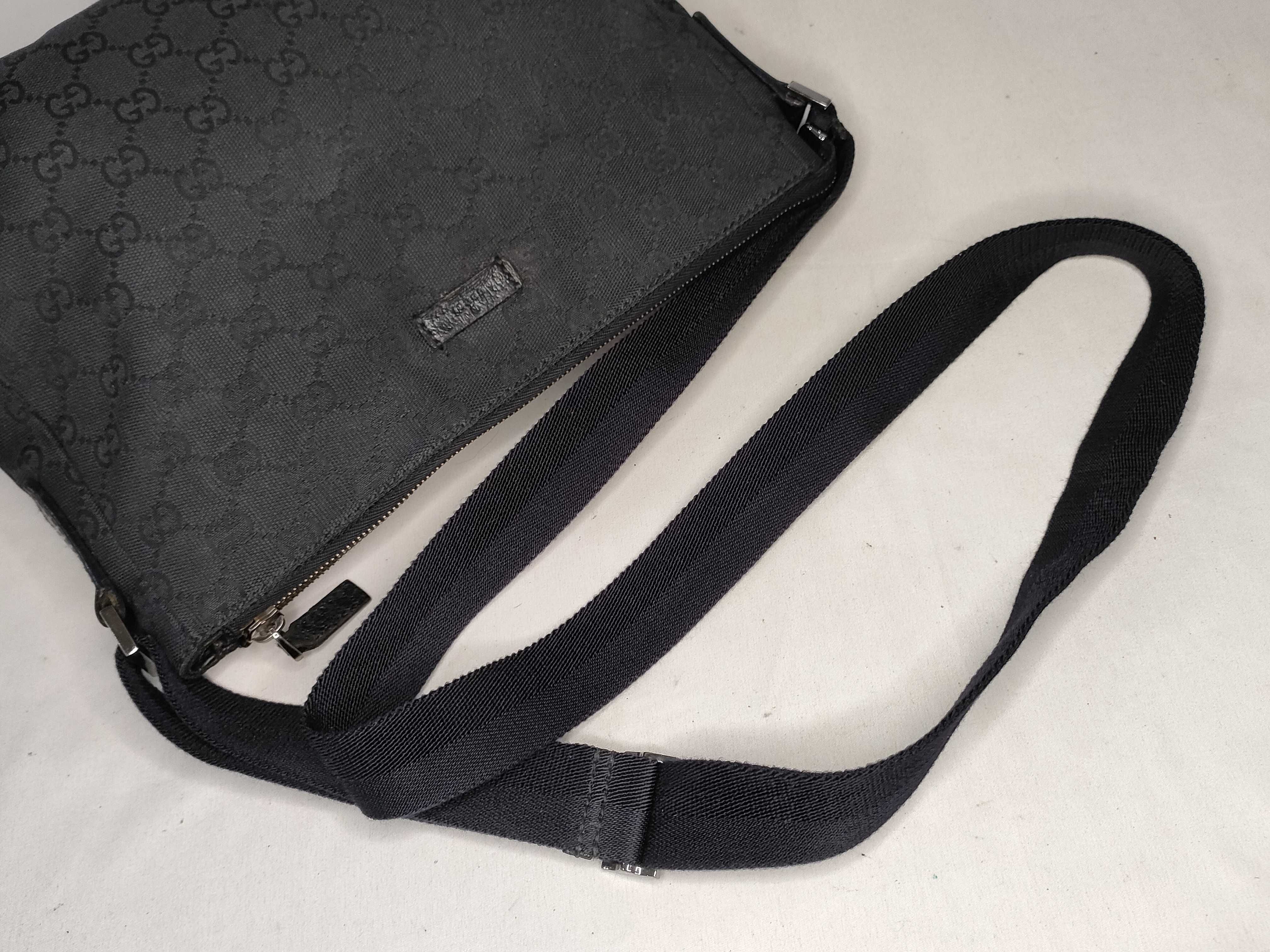 GG Canvas Shoulder Bag — view 3