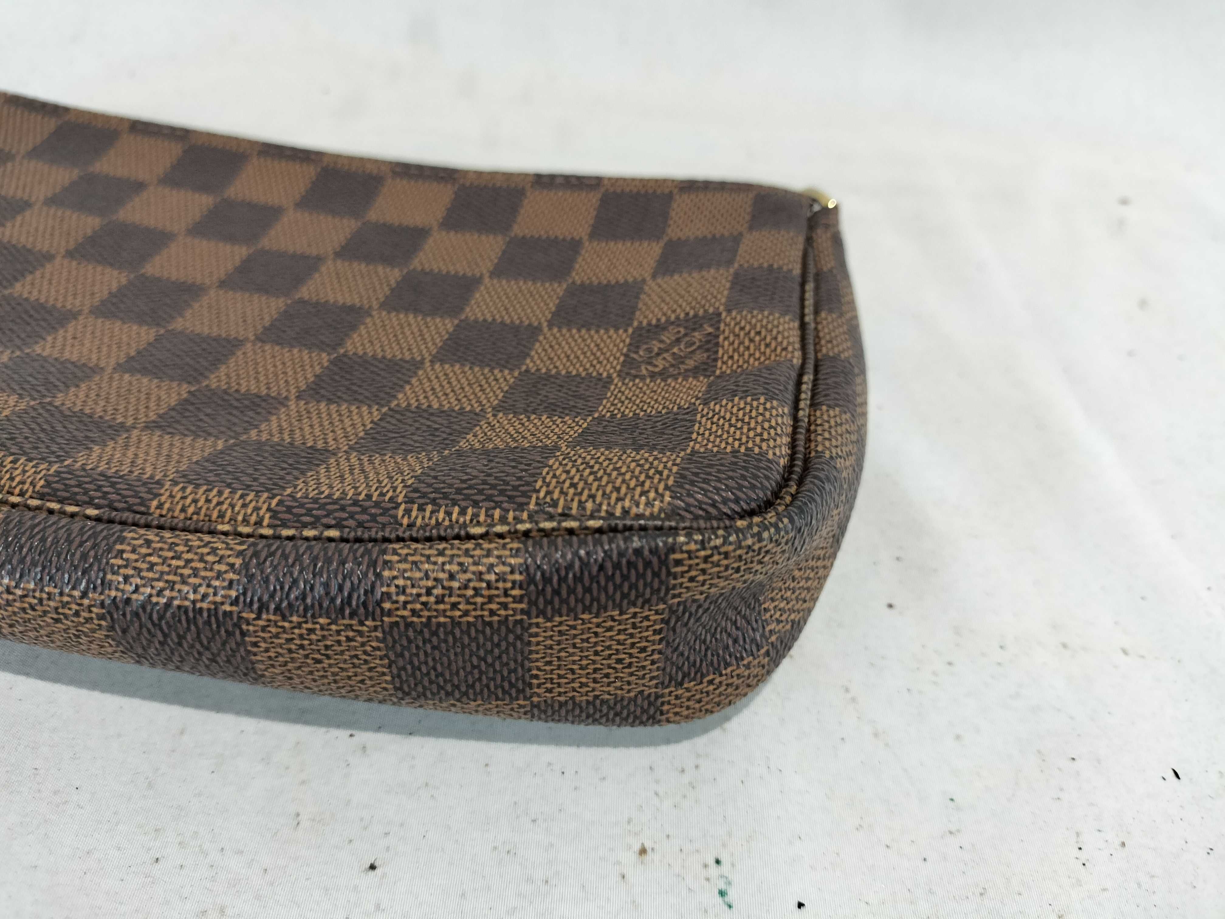 Damier Mini Pochette — view 3