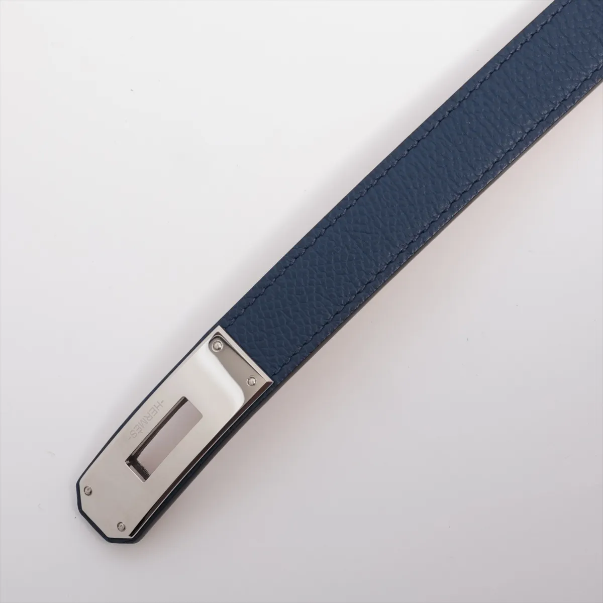 Kelly 18, U stamp: 2022, belt, Veau Epsom leather, navy, some wear and tear. — view 3