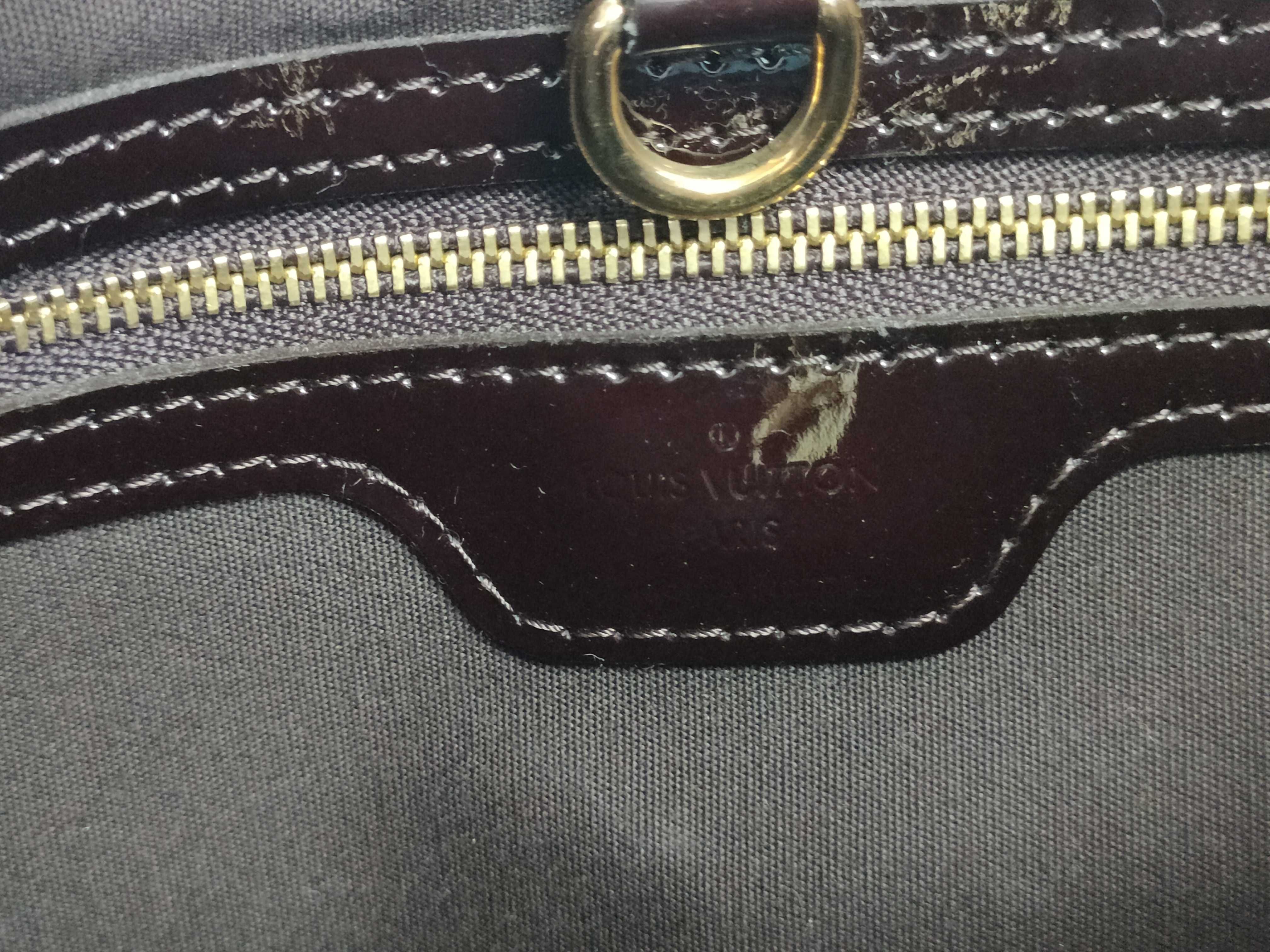 Vernis Wilshire handbag (slightly misshapen) — view 11
