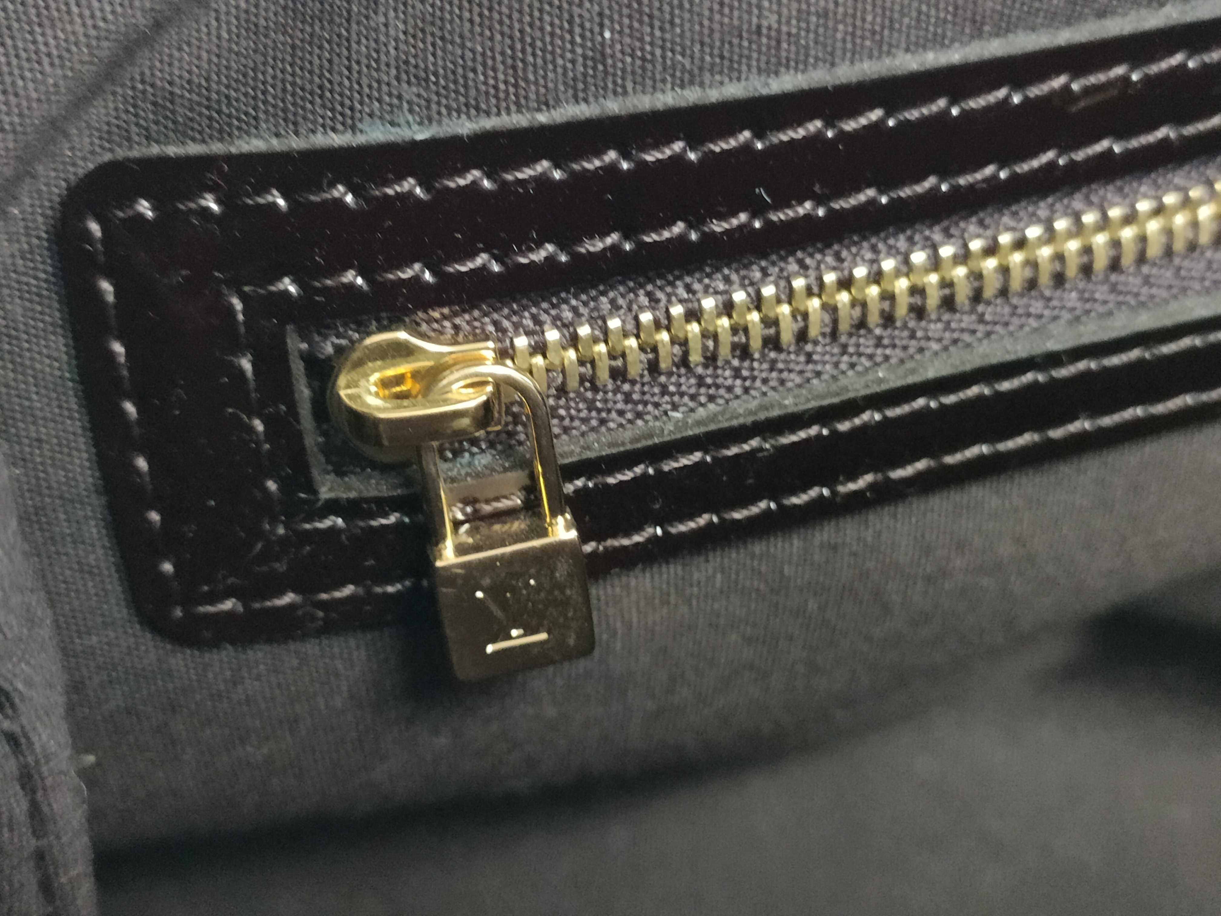 Vernis Wilshire handbag (slightly misshapen) — view 12