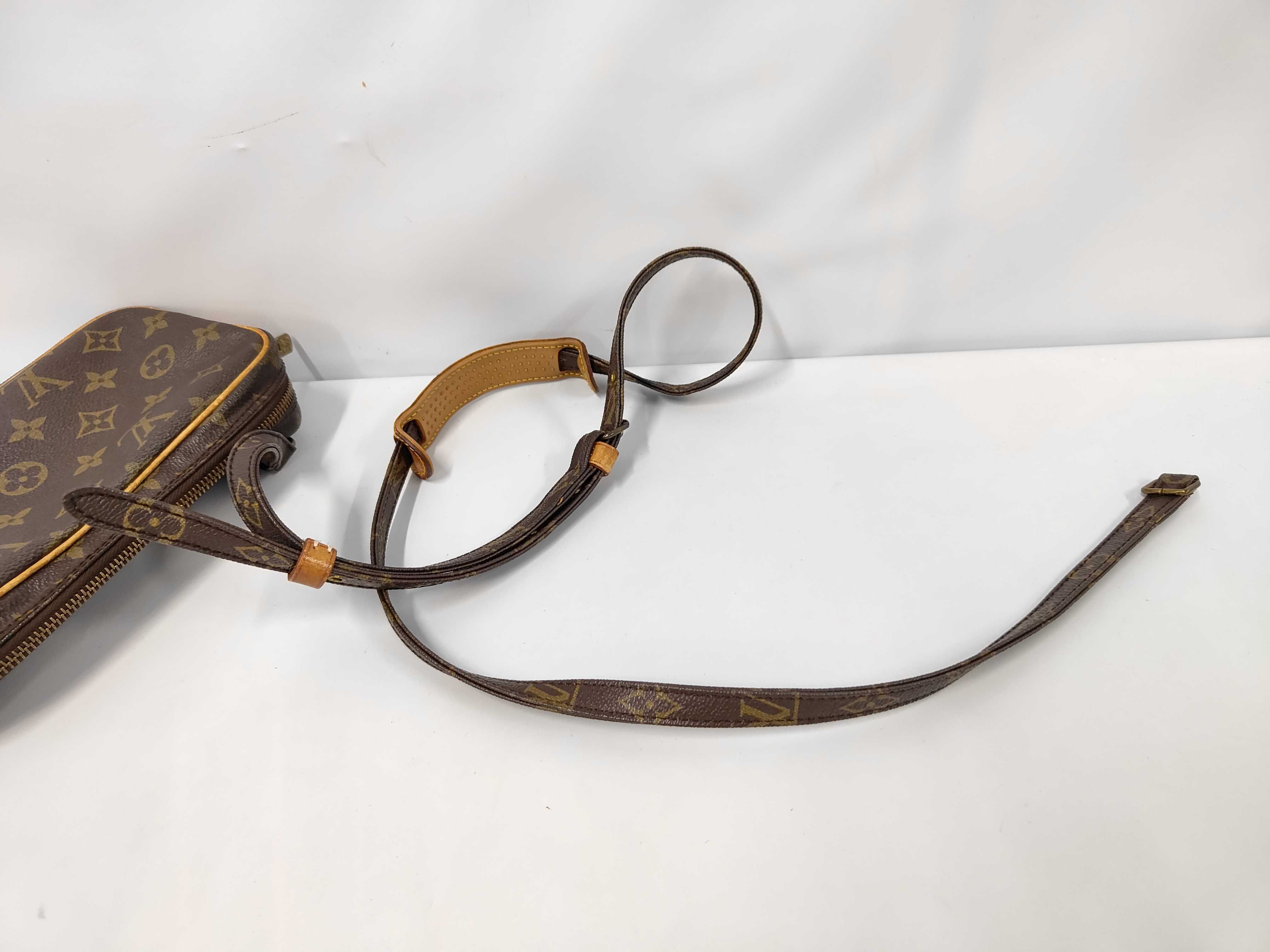 Monogram Marly Pochette 883 TH (Shoulder strap damaged) — view 5