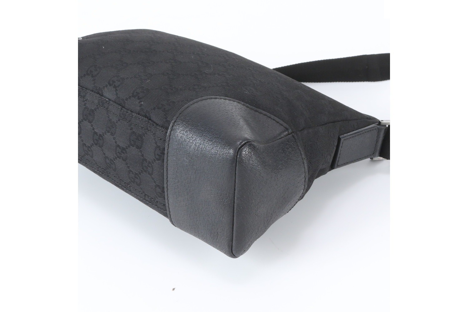 GG Canvas 114273 Leather Shoulder Bag (Crossbody) — view 4