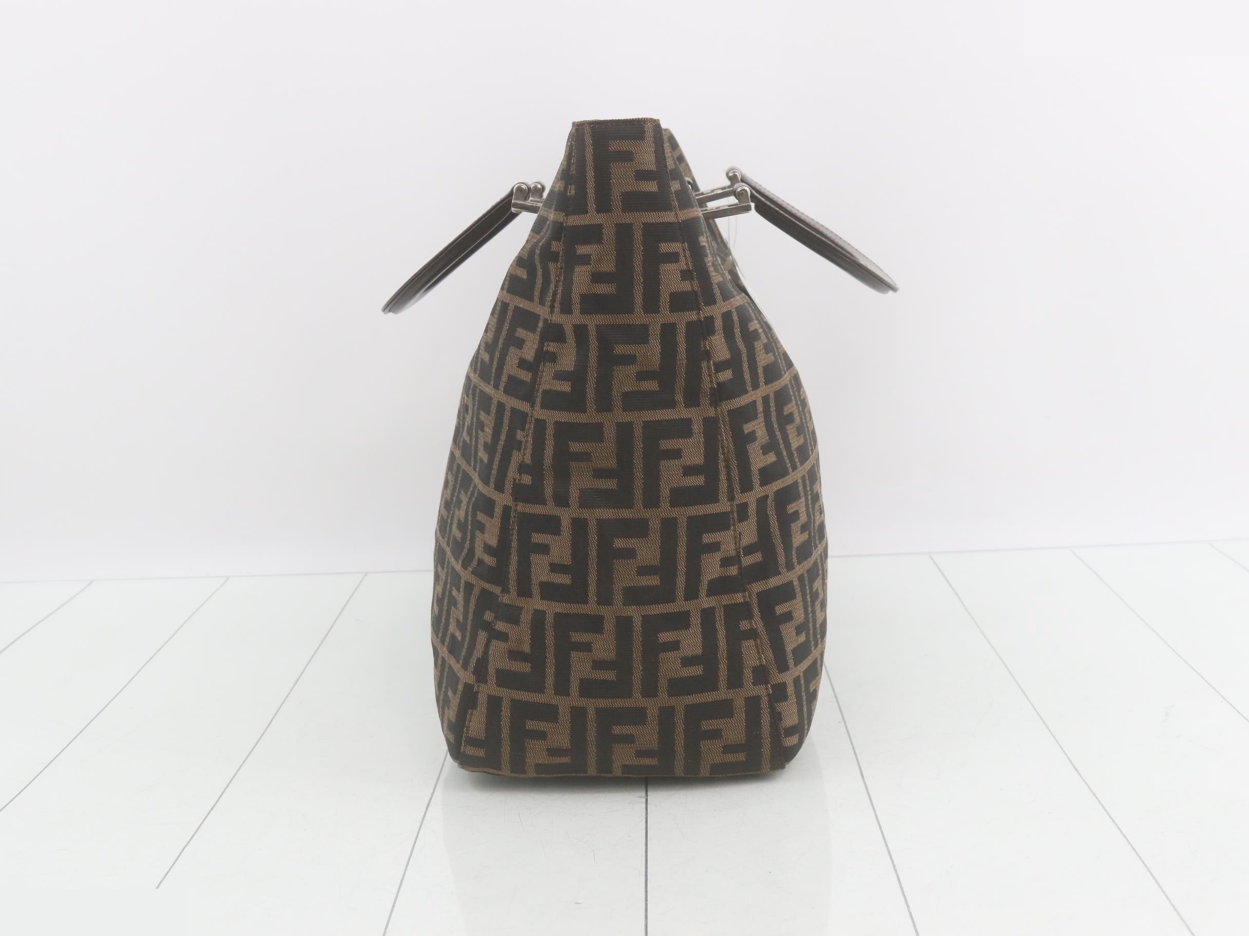 Zucca (bag) - Handbag with silver hardware — view 3