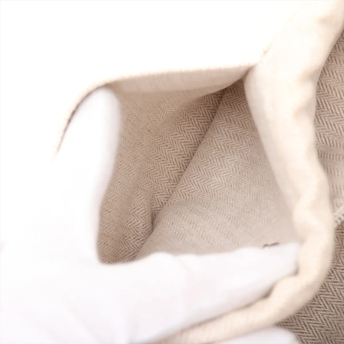 Fourbi 25 Canvas Pouch, Ivory, Silver Hardware — view 7