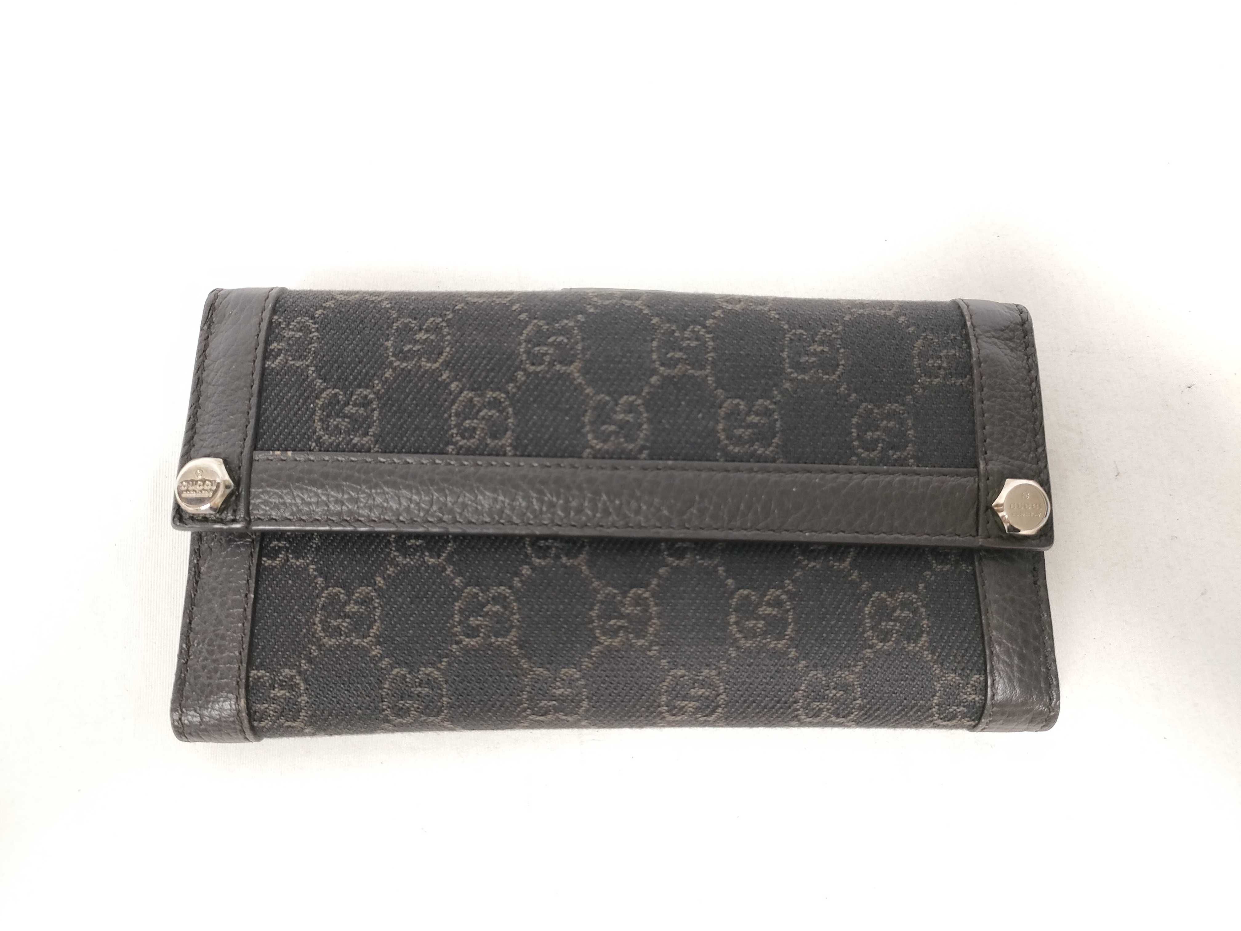 GG Canvas Bi-fold Long Wallet with Double Snap Closure