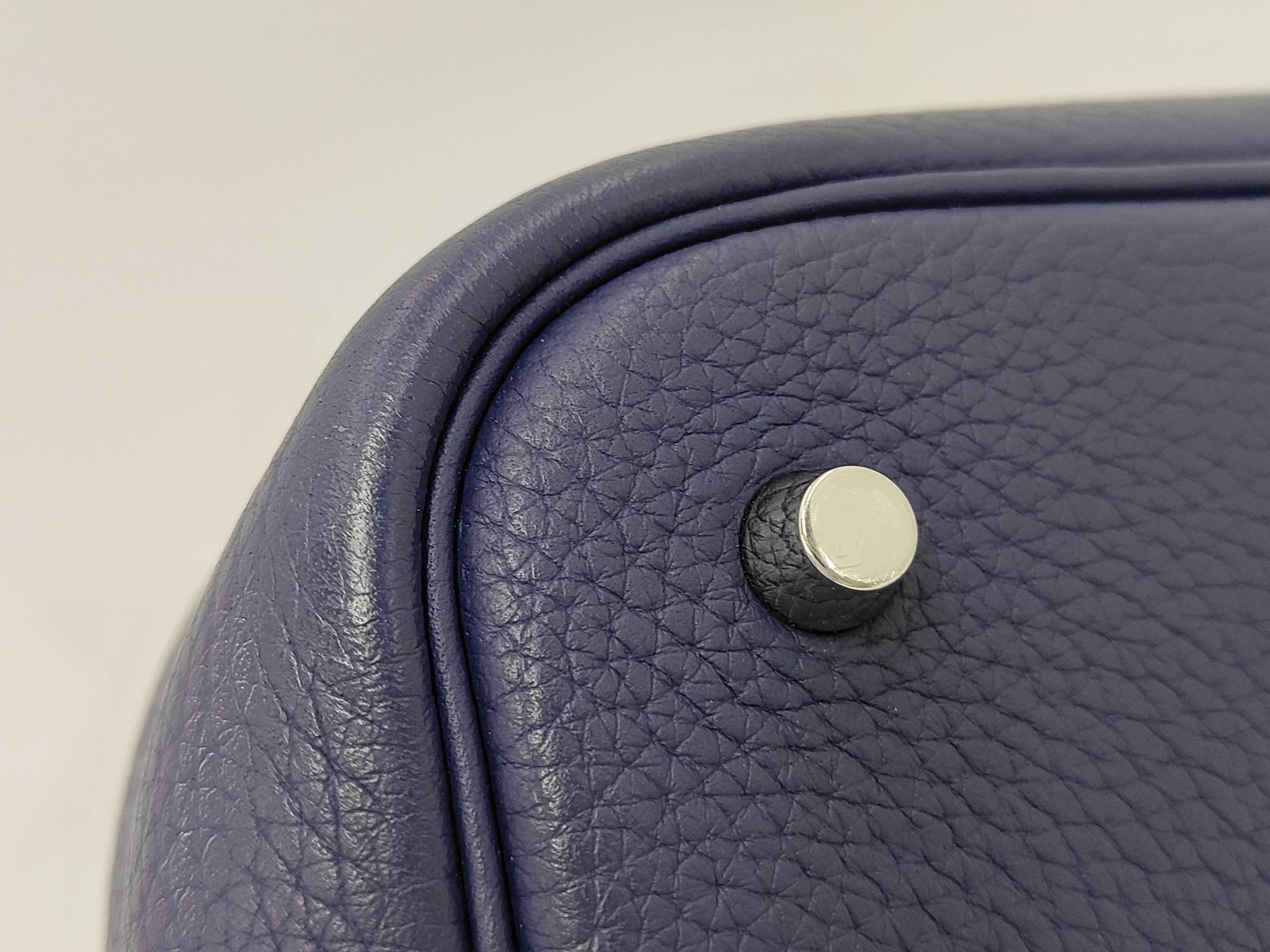 Picotin Lock 22 MM Taurillon Clemence Leather Handbag, Navy, Silver Hardware — view 8
