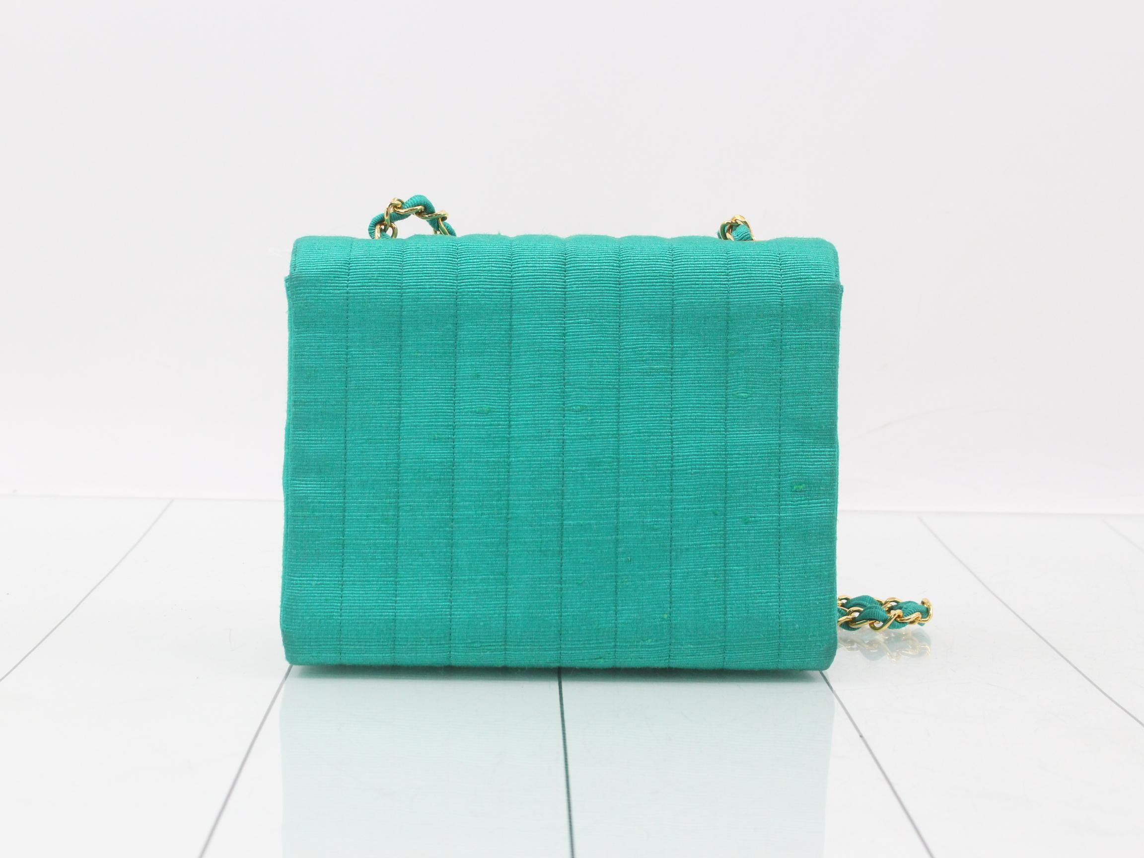 CC logo cotton shoulder bag, green and gold. — view 2