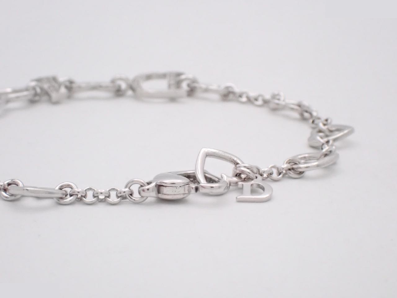 Other lines: Precious metal bracelets and bangles (metal), wrist circumference approximately 19 cm. — view 3