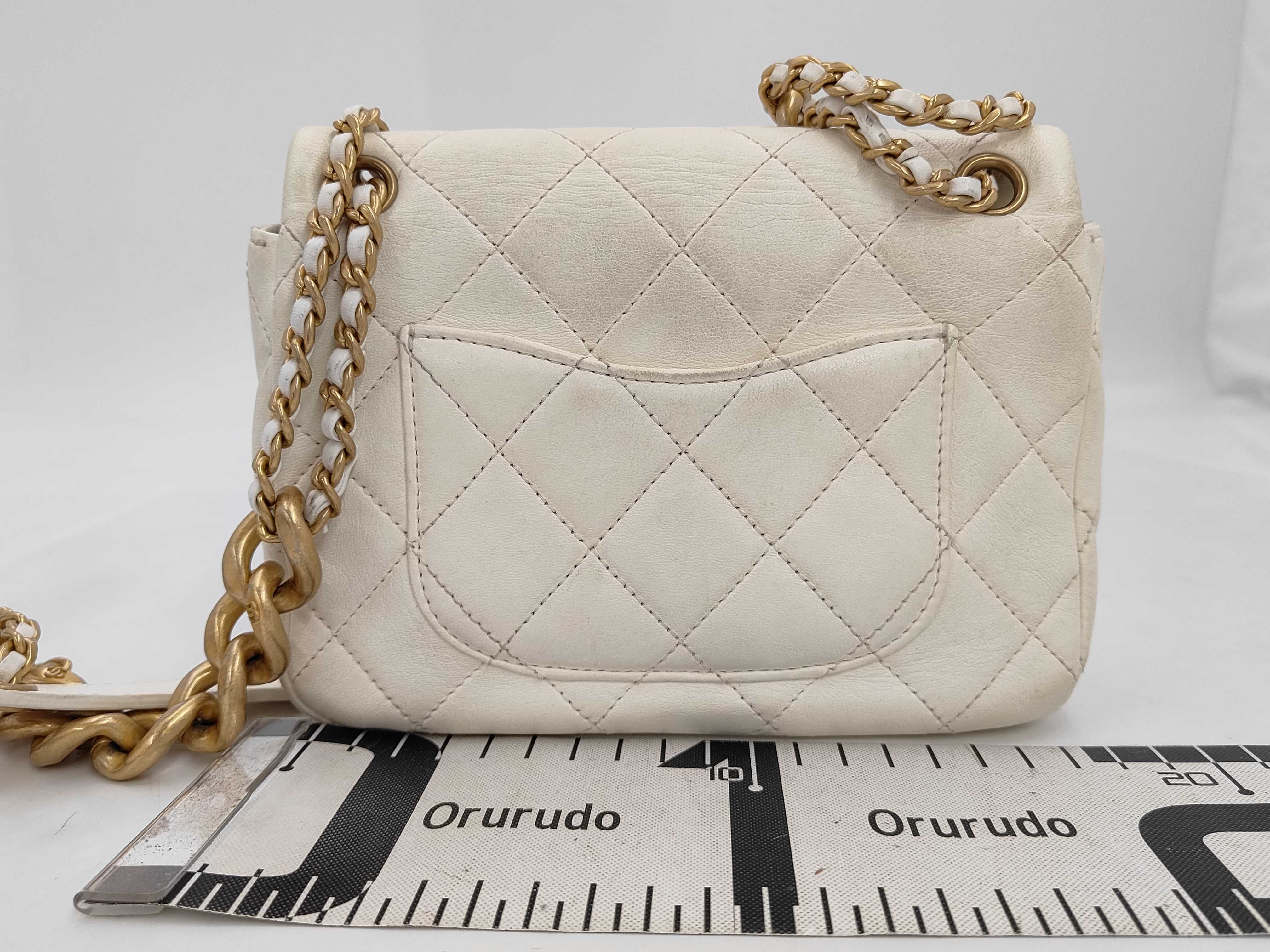 Matelassé Lambskin Chain Shoulder Bag with Gold Hardware (Random Serial Number) — view 2