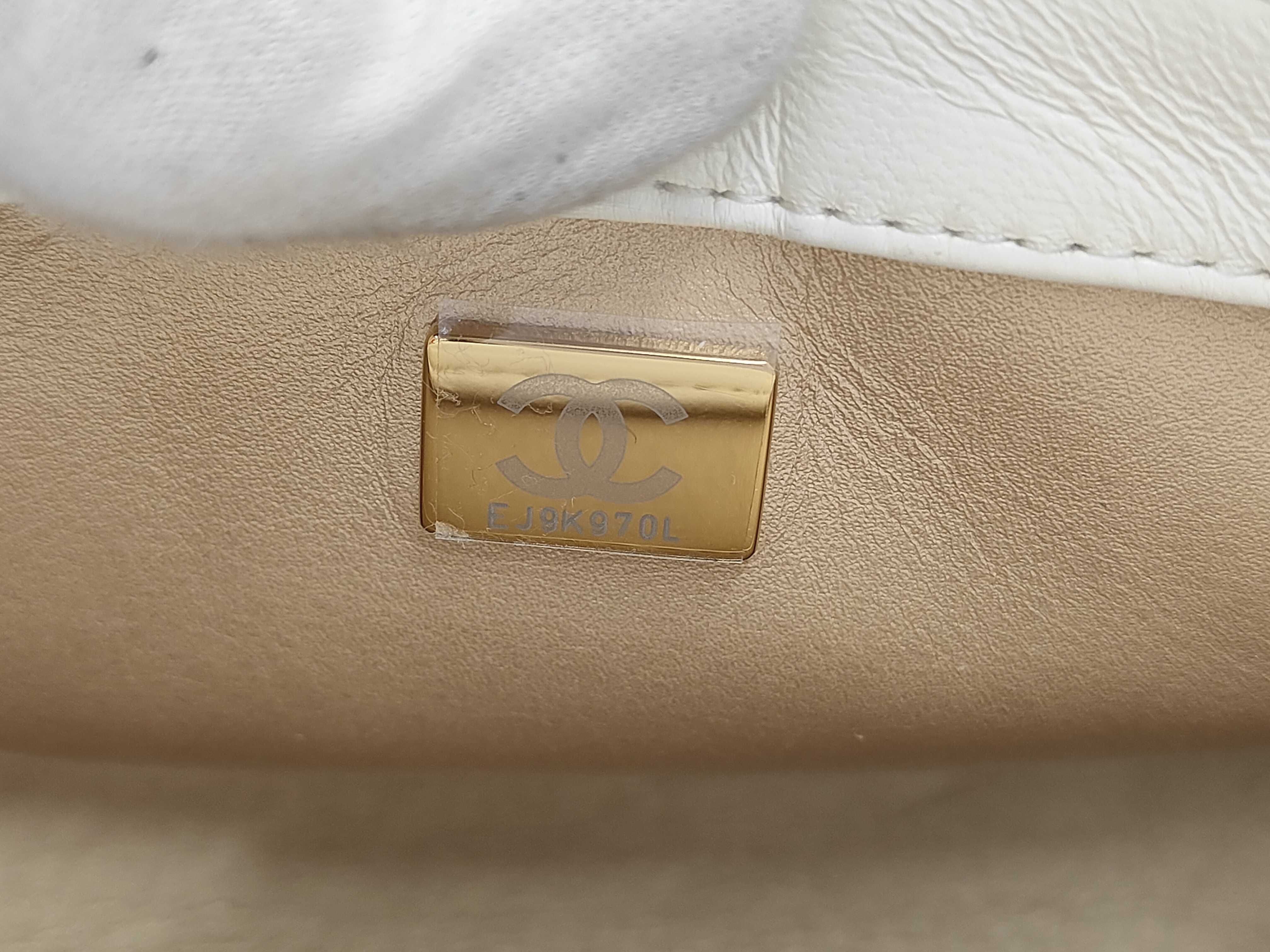 Matelassé Lambskin Chain Shoulder Bag with Gold Hardware (Random Serial Number) — view 13