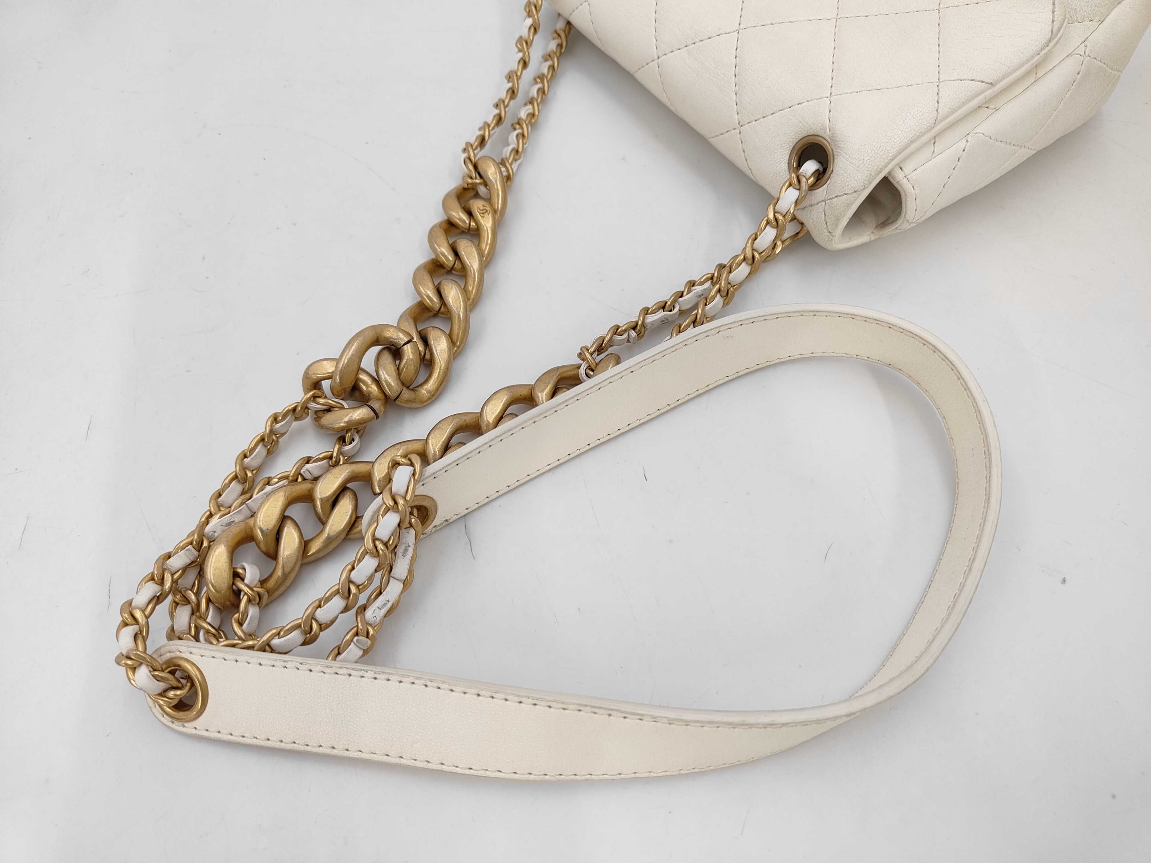 Matelassé Lambskin Chain Shoulder Bag with Gold Hardware (Random Serial Number) — view 4
