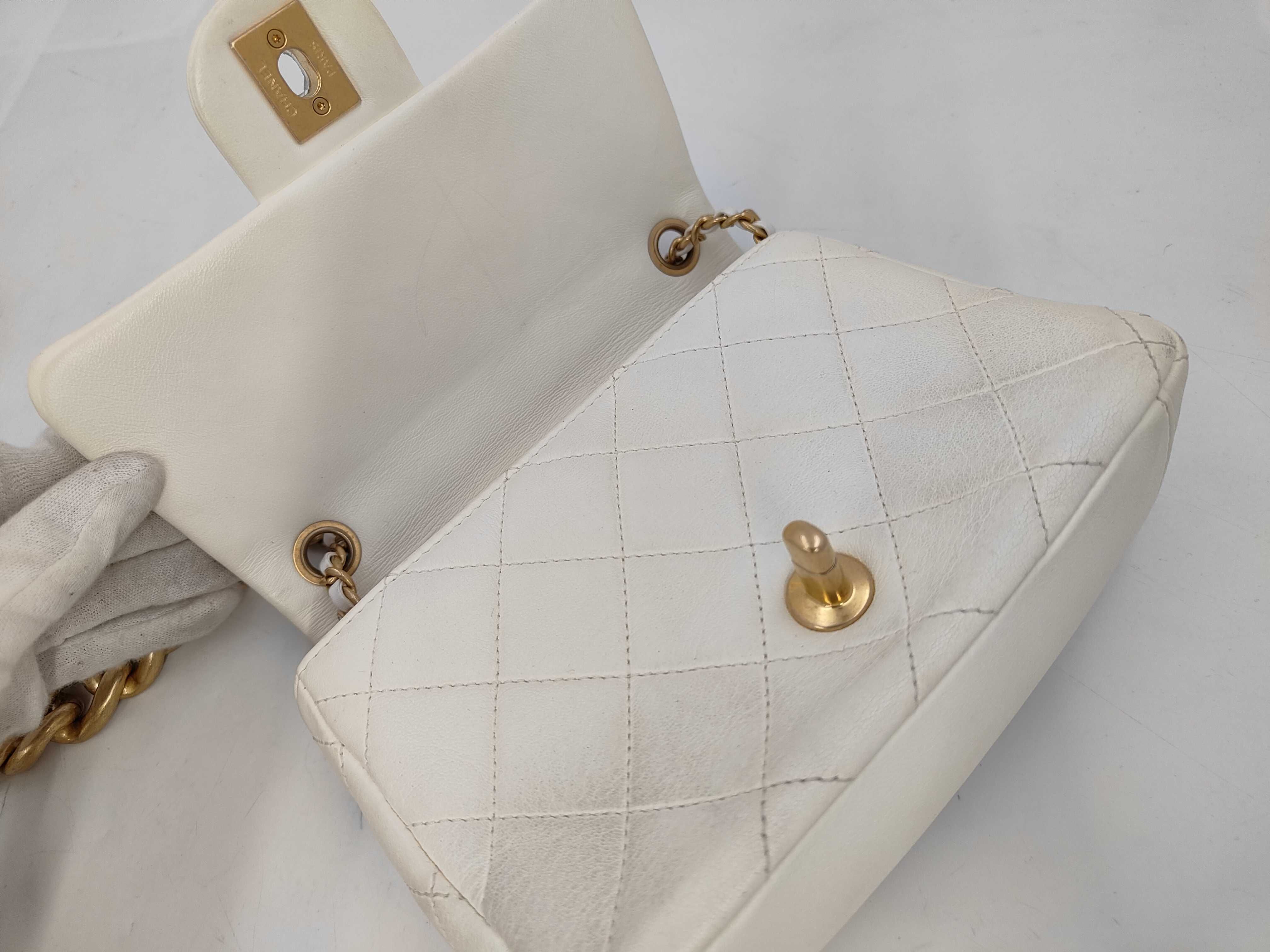 Matelassé Lambskin Chain Shoulder Bag with Gold Hardware (Random Serial Number) — view 8