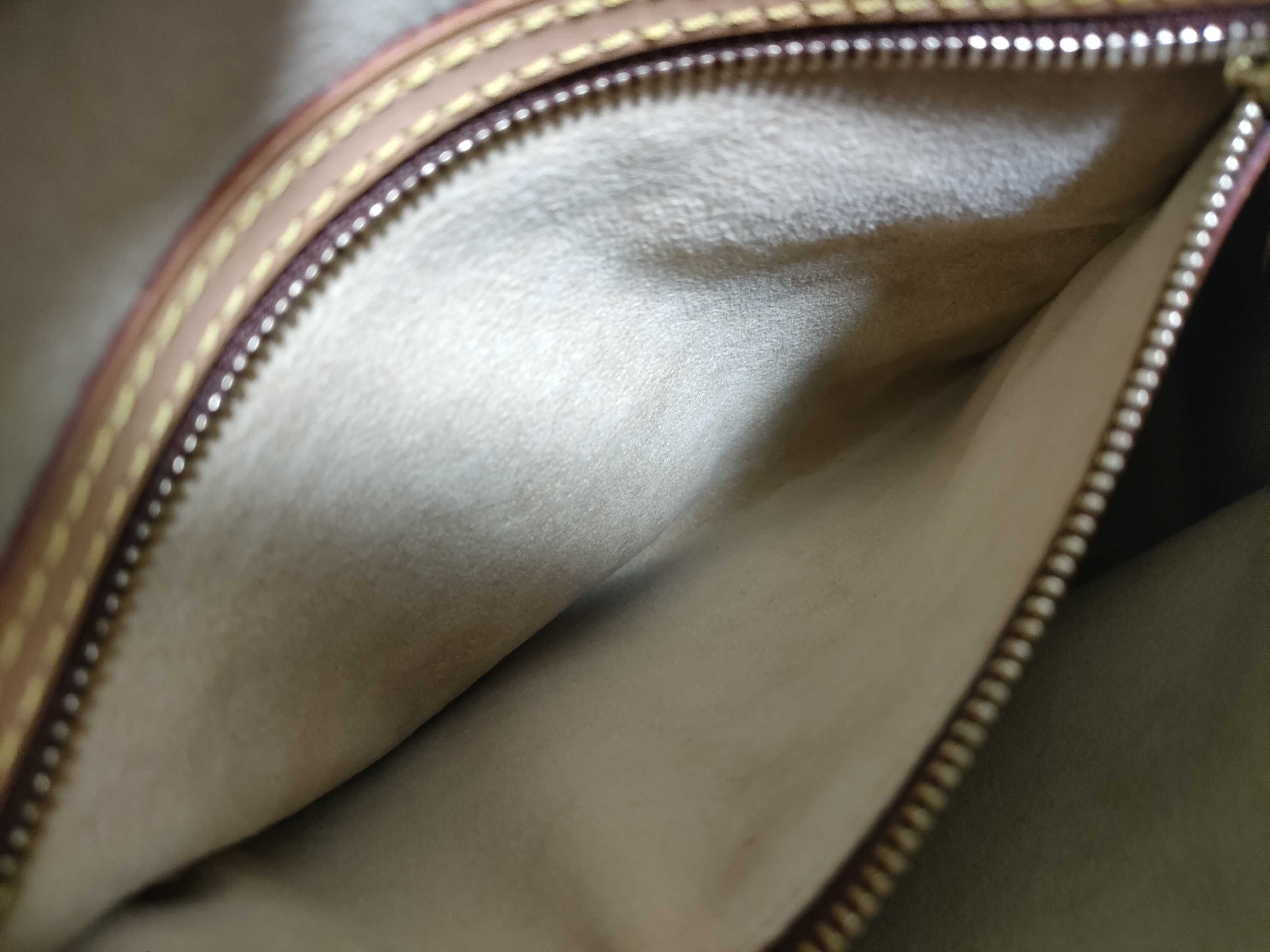 Monogram Louis Vuitton Looping MM M51146 Handbag — view 10