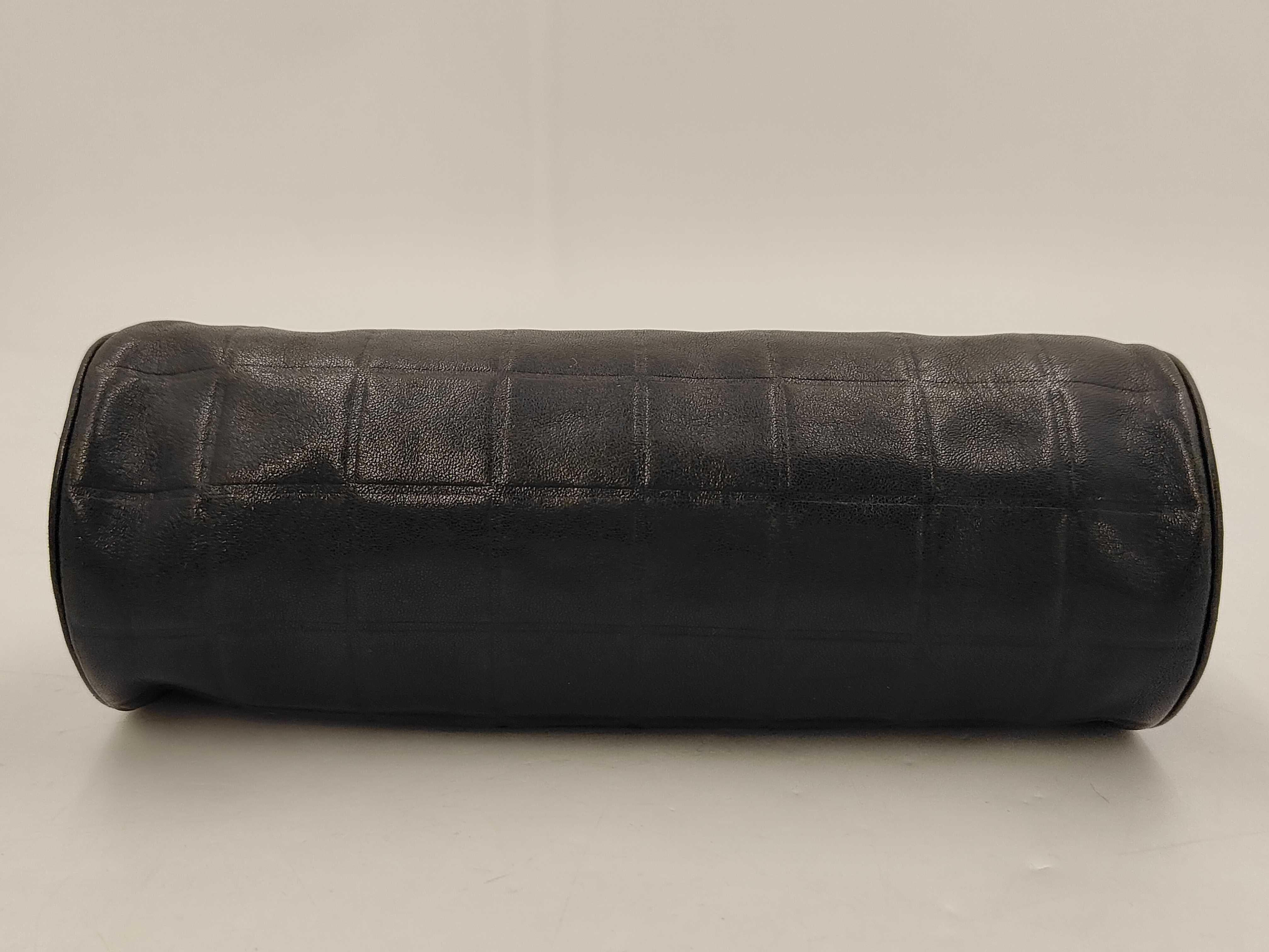 pouch — view 3