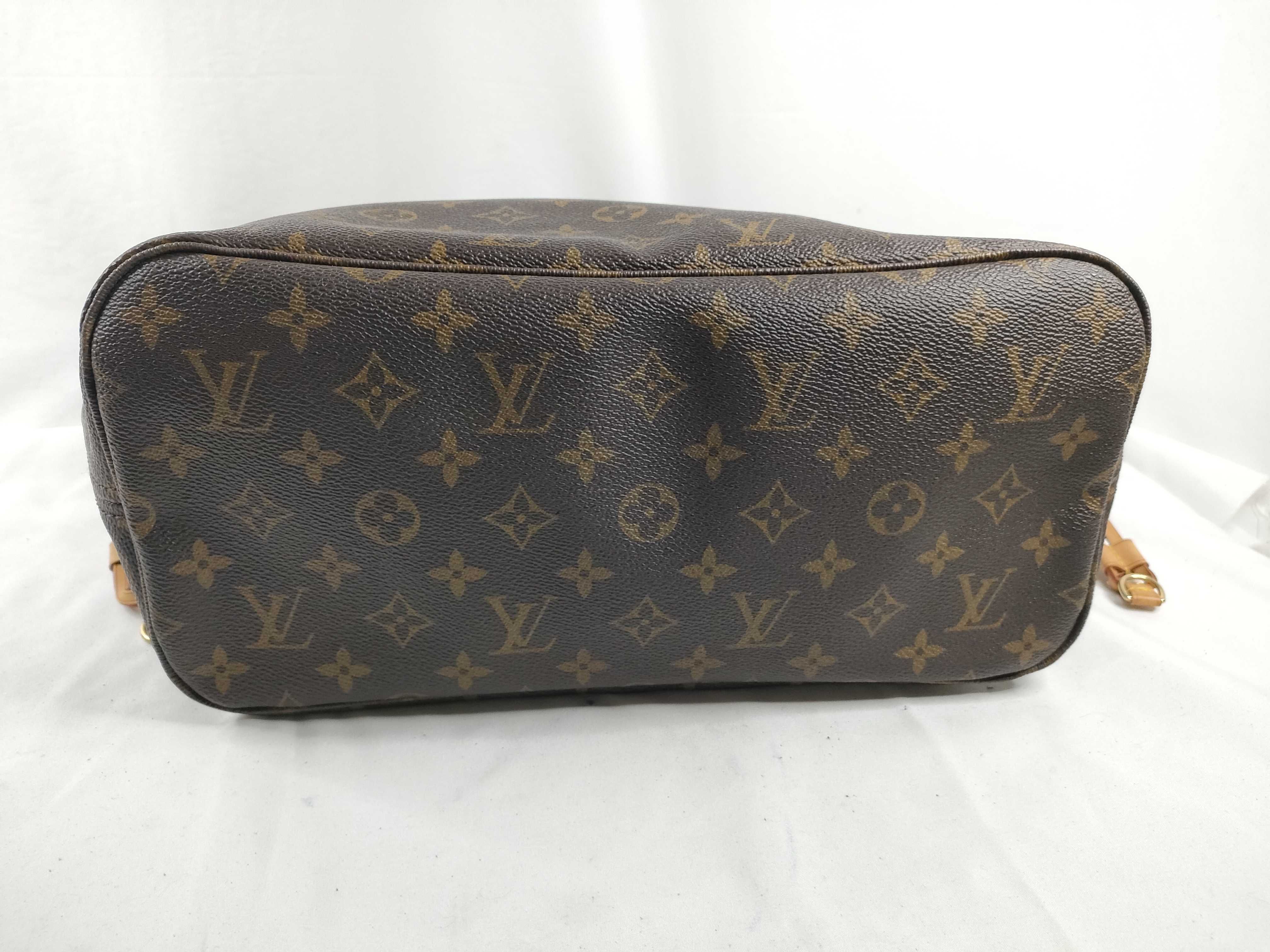 Monogram M40156 Neverfull MM Tote Bag — view 4