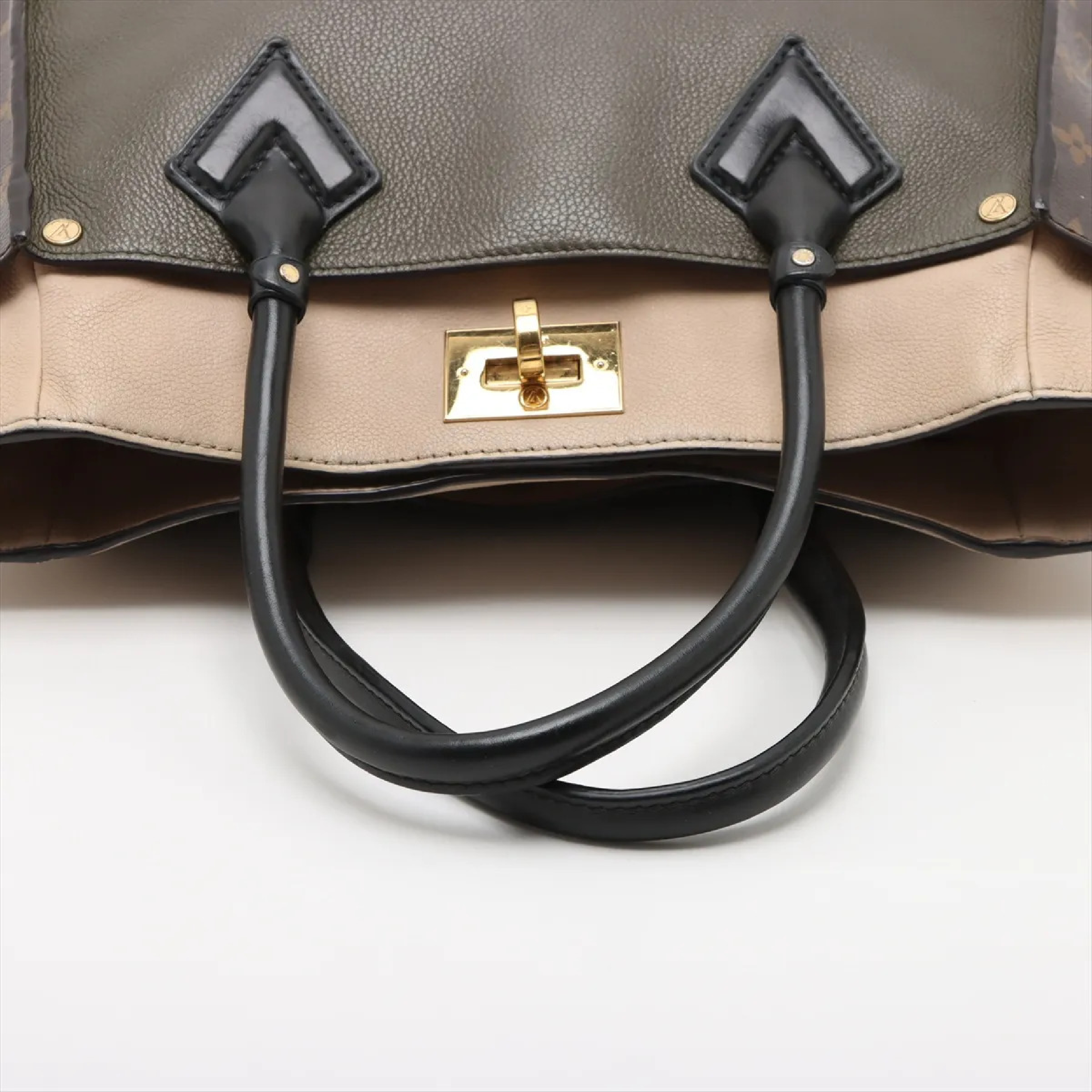 Monogram x Leather On My Side MM M55302 Handbag — view 3