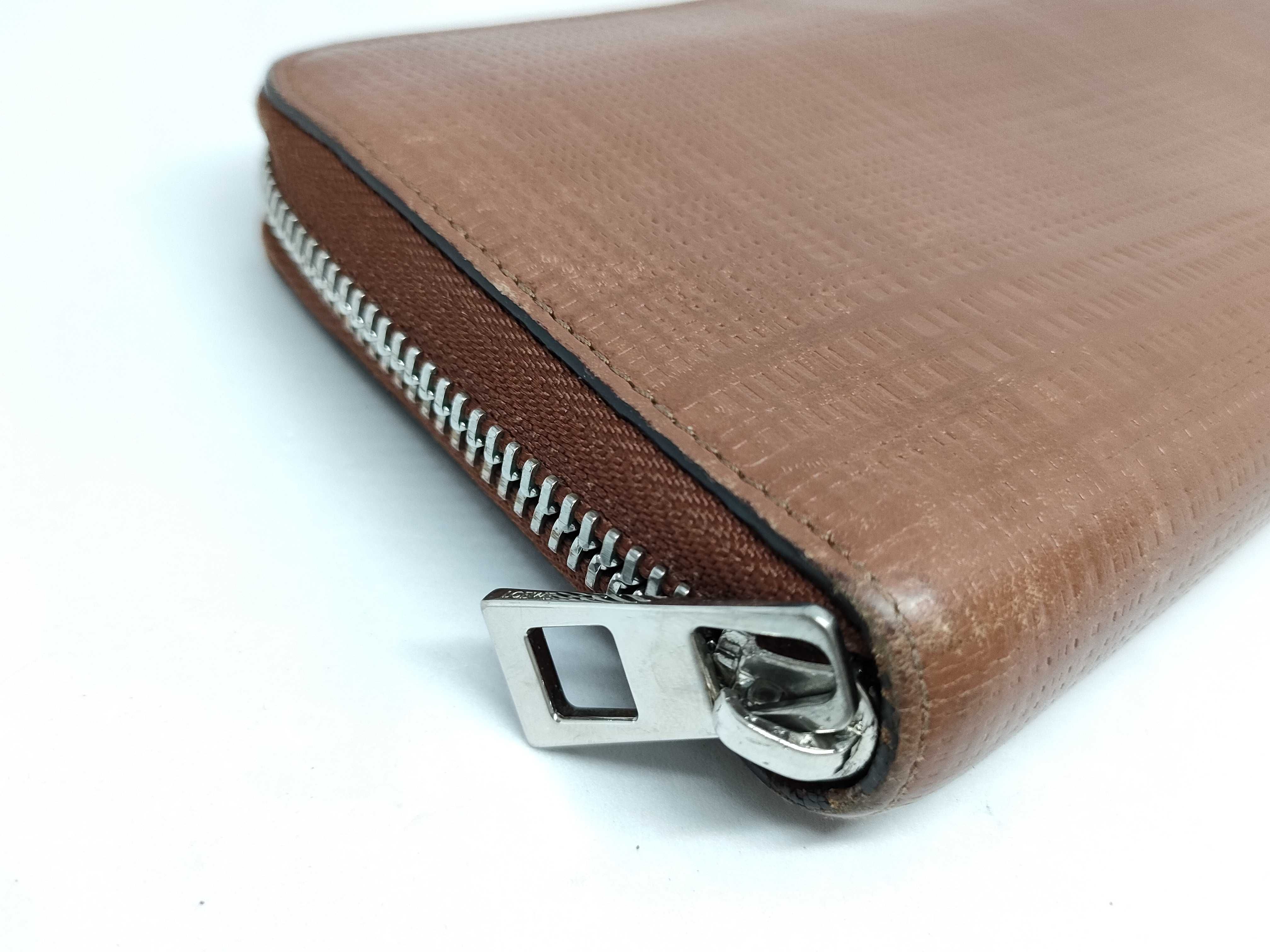 Anagram Leather Round Zip Long Wallet — view 3