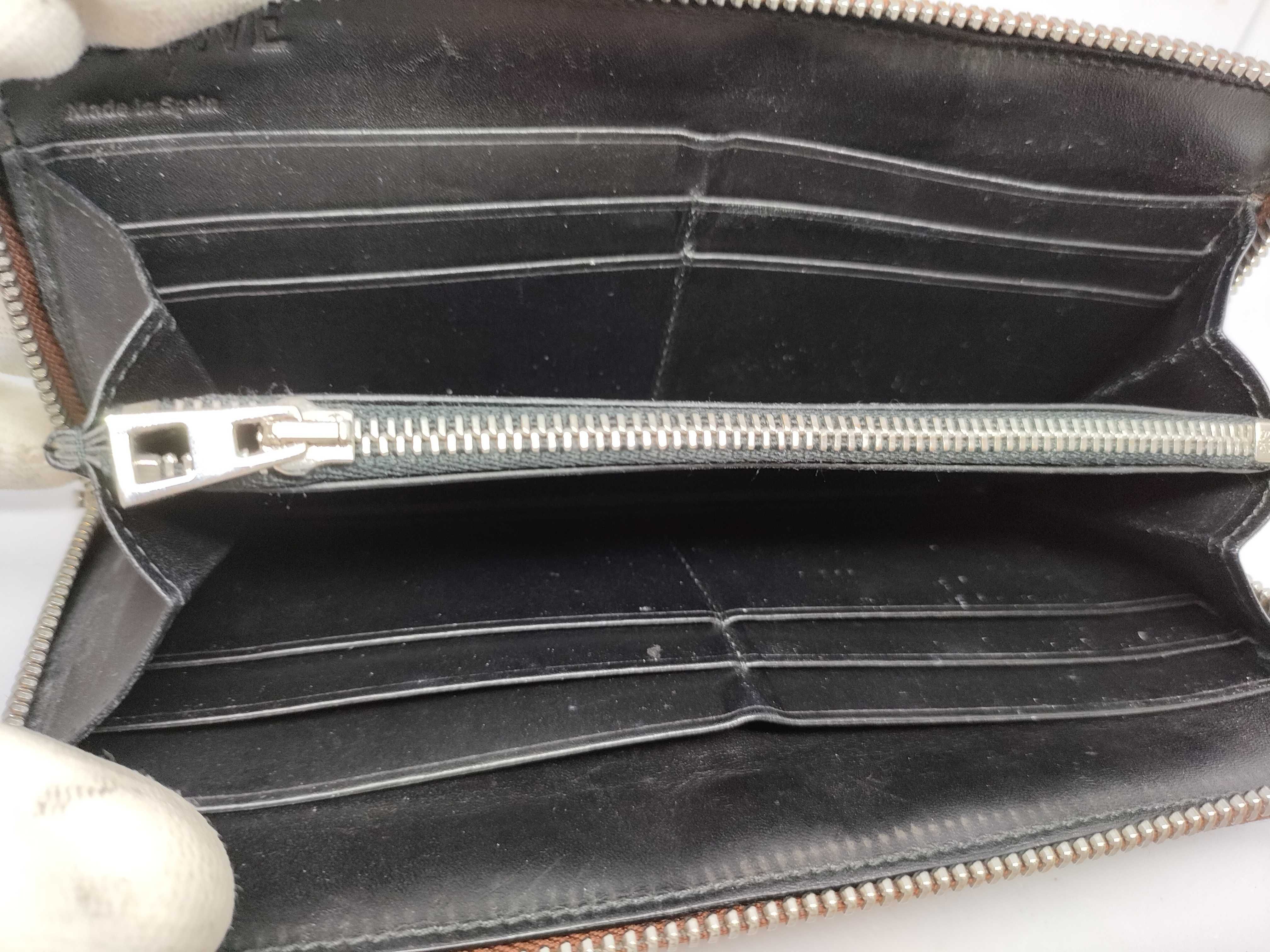 Anagram Leather Round Zip Long Wallet — view 6