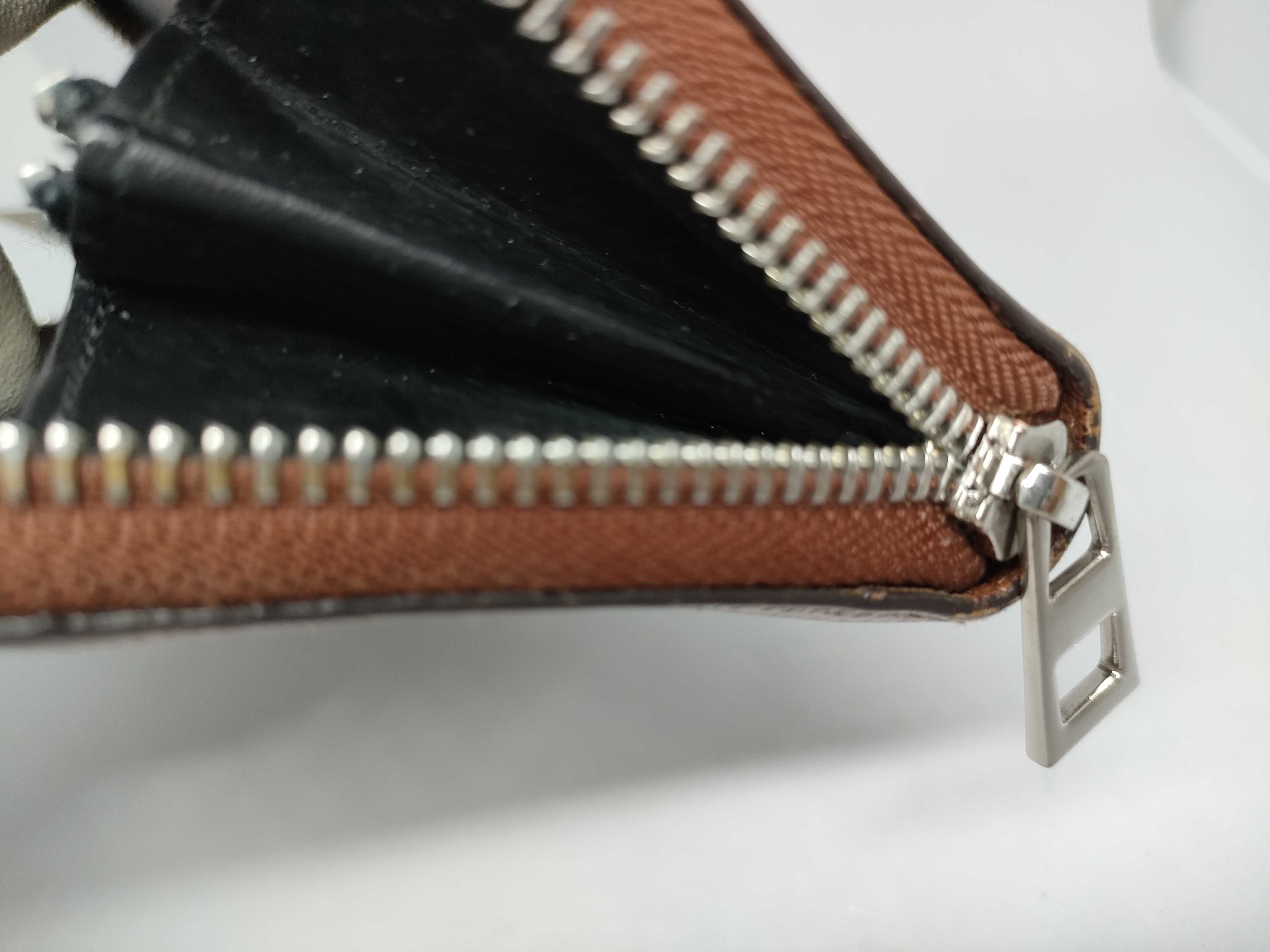 Anagram Leather Round Zip Long Wallet — view 9