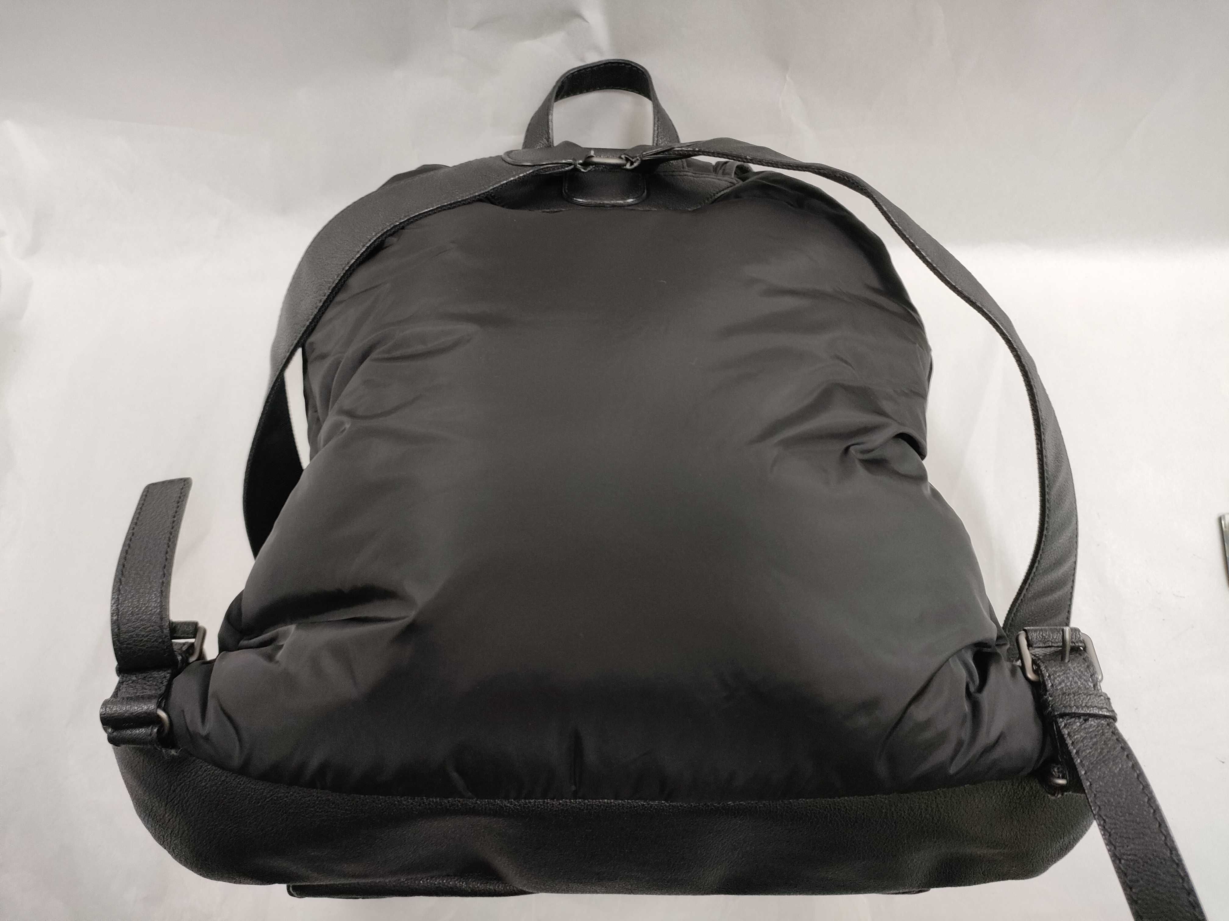 2010-2025s BALENCIAGA Traveler Padded Backpack/FF21305/WS21305 Backpack — view 3