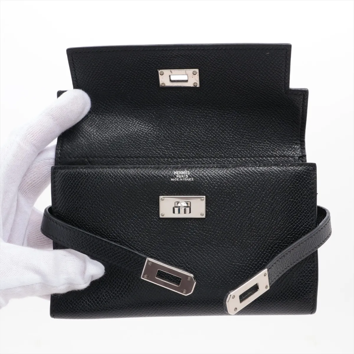 Kelly Wallet Medium, Veau Epsom, Compact Wallet, Black with Silver Hardware L: 2008. Slight lifting at the base of the zipper pull. — view 3