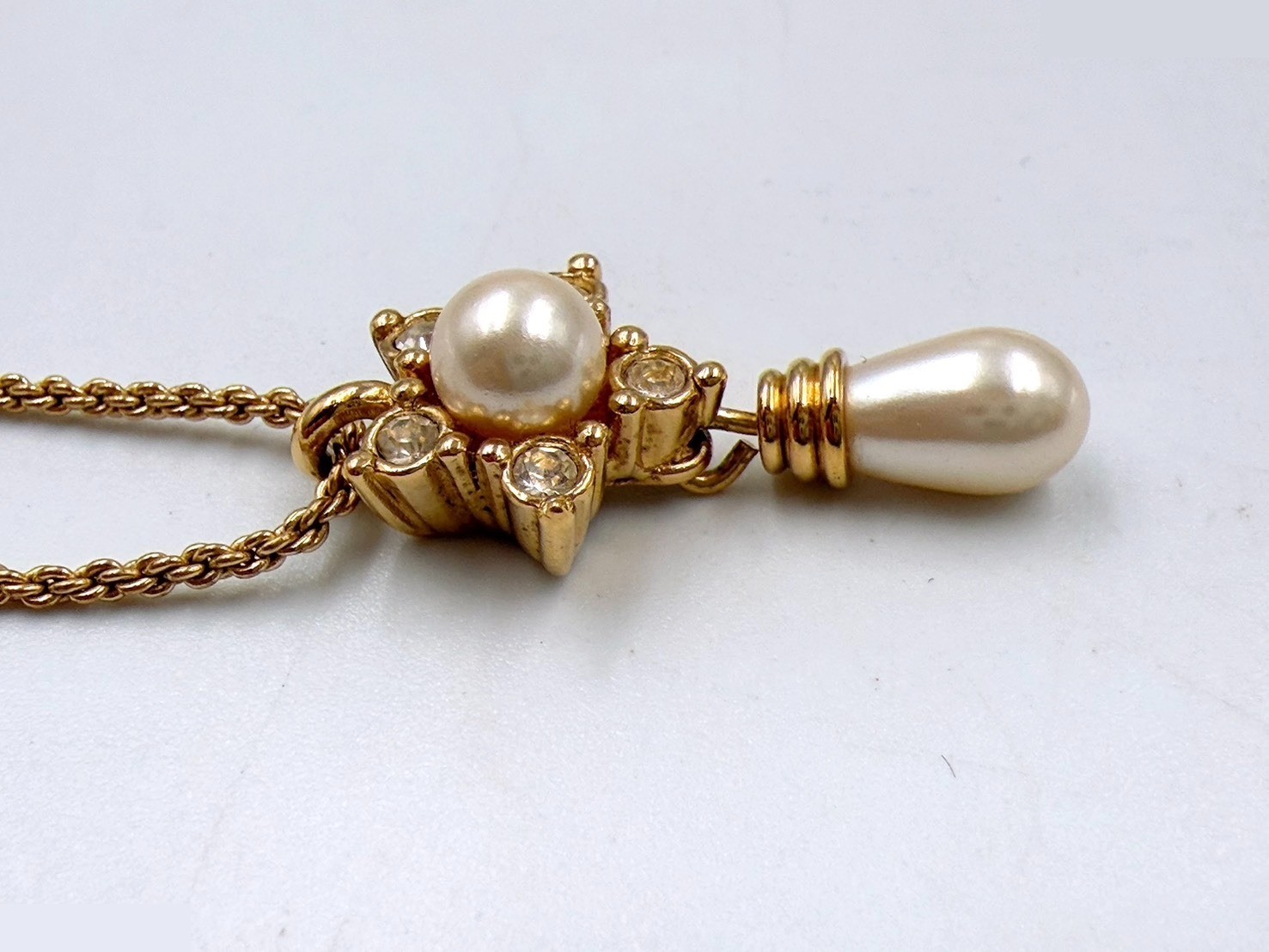 pearl necklace, gold color, chain approximately 44cm. — view 5