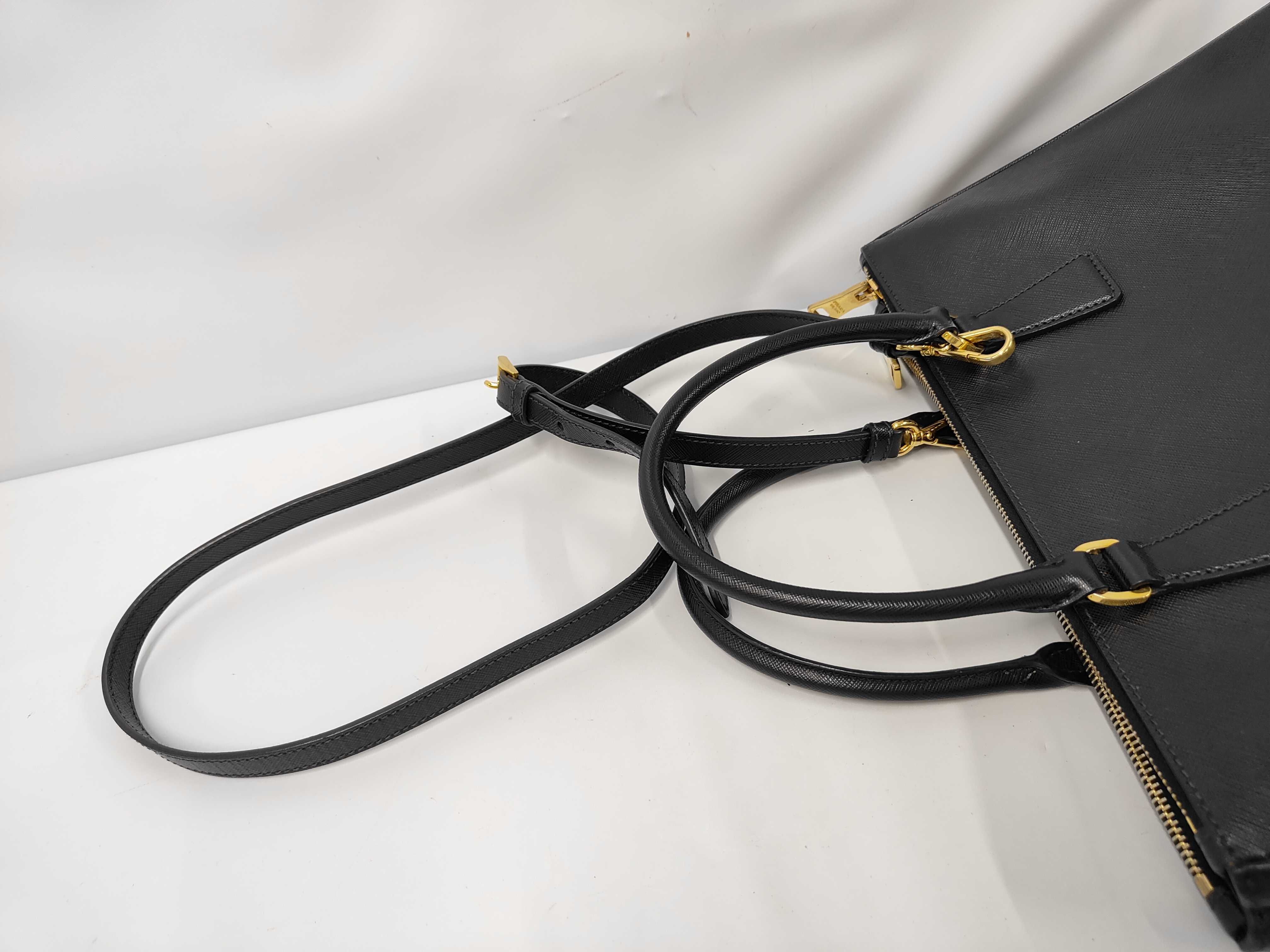 Saffiano Lux Double Zip Tote Bag, Black, BN1786?NZV?F0002 (Handbag) — view 5