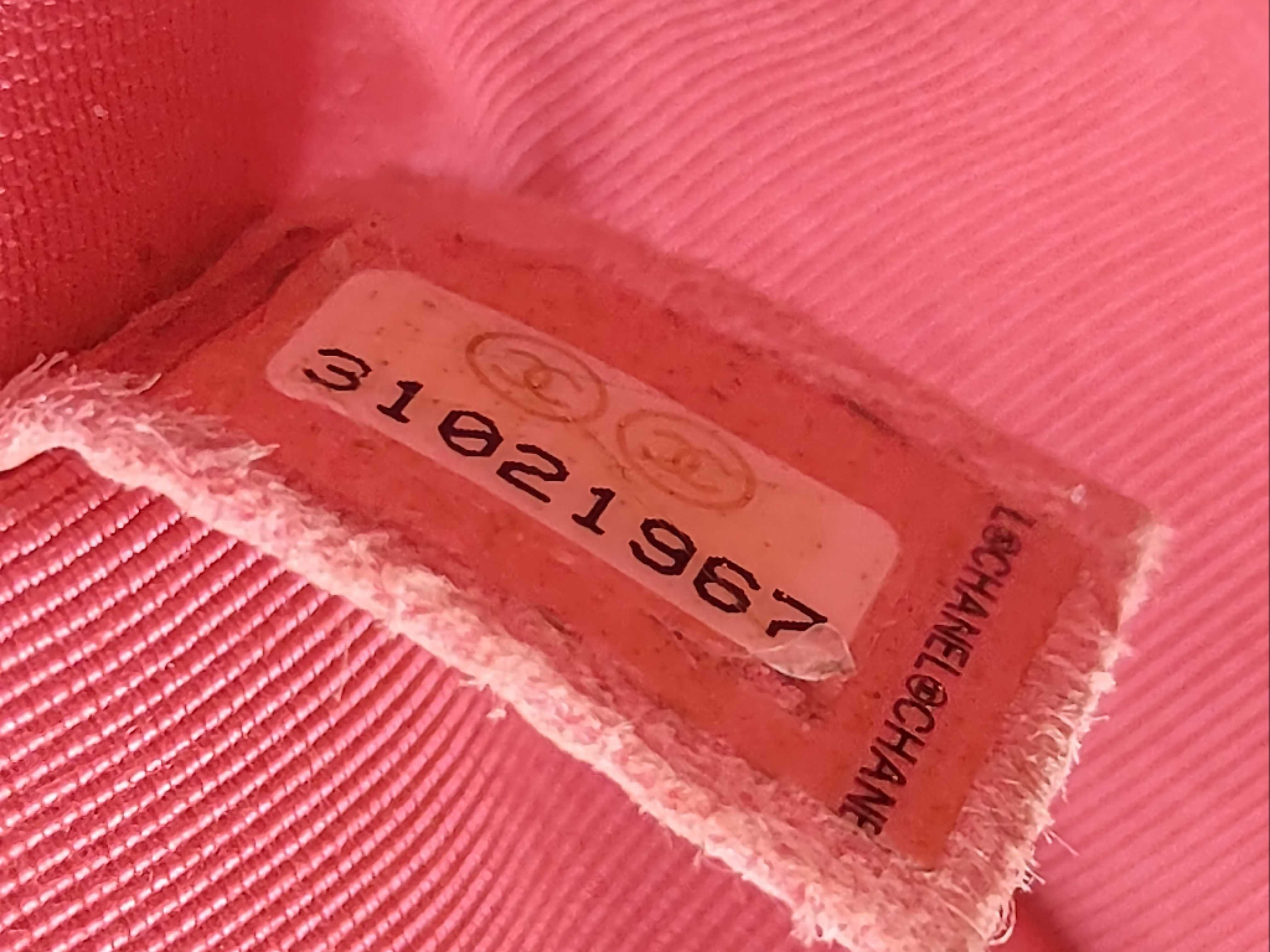 Matelassé 20 Caviar Skin Pink Shoulder Bag — view 11