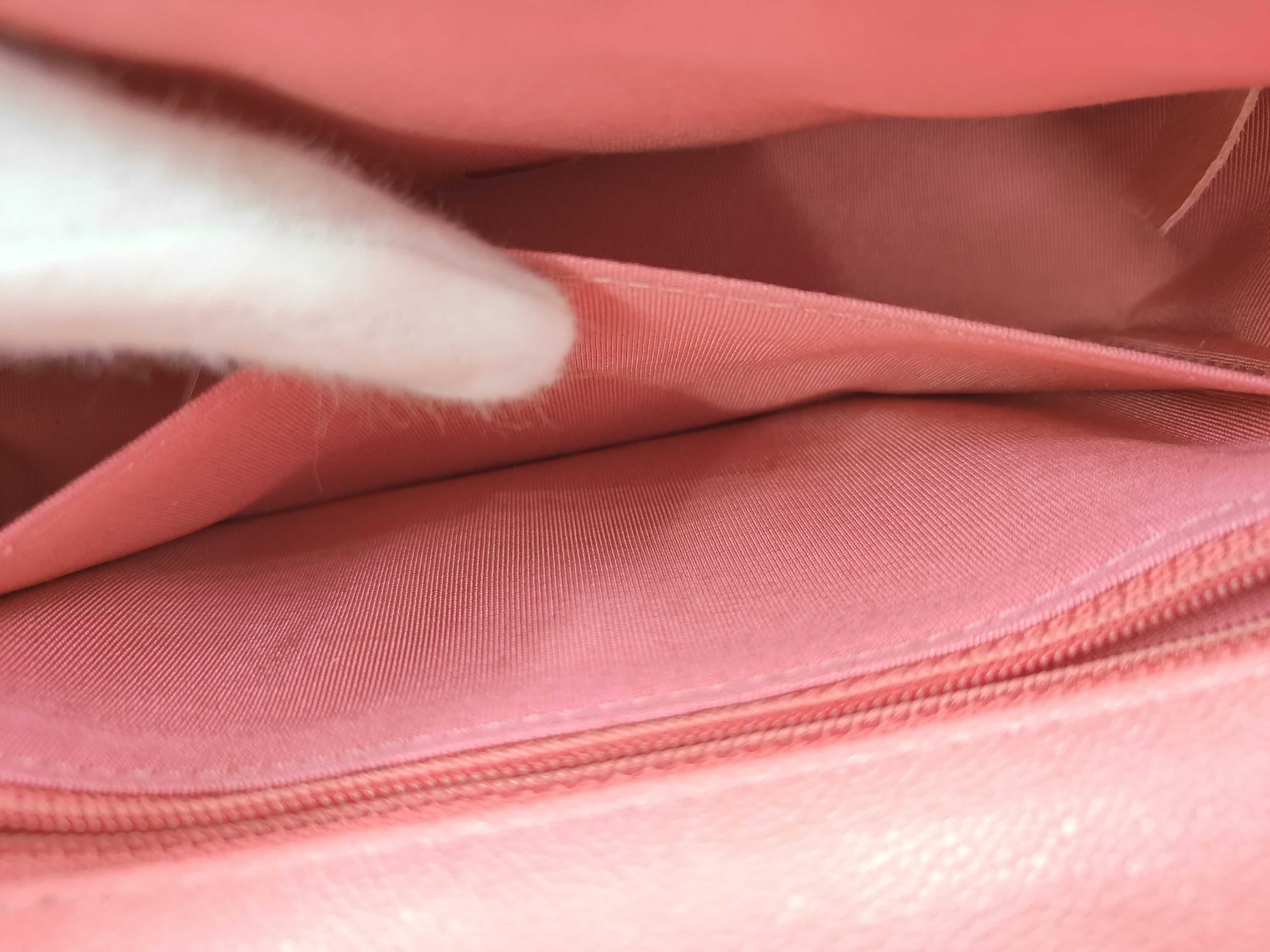 Matelassé 20 Caviar Skin Pink Shoulder Bag — view 10