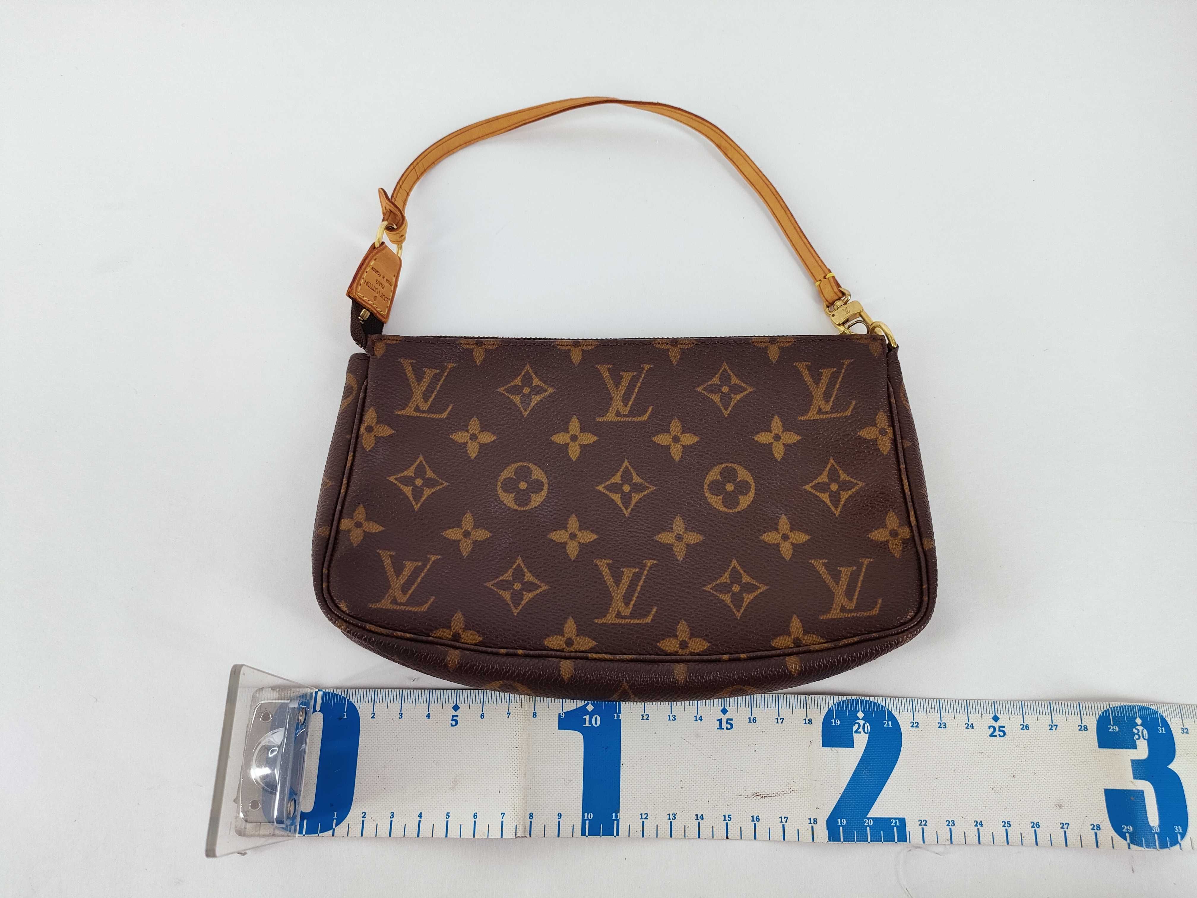 Monogram Louis Vuitton Monogram Accessoires Pouch — view 2