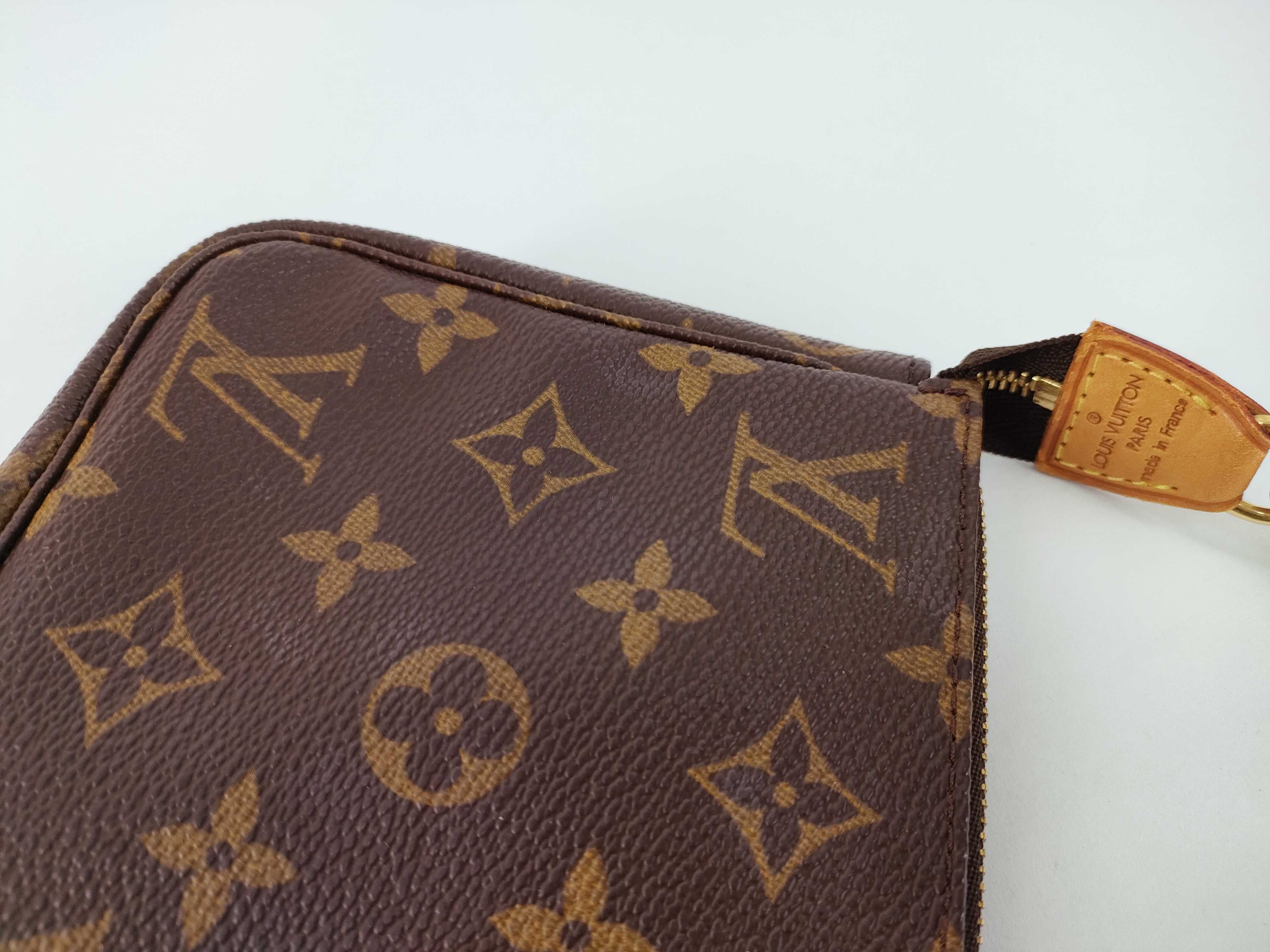Monogram Louis Vuitton Monogram Accessoires Pouch — view 14