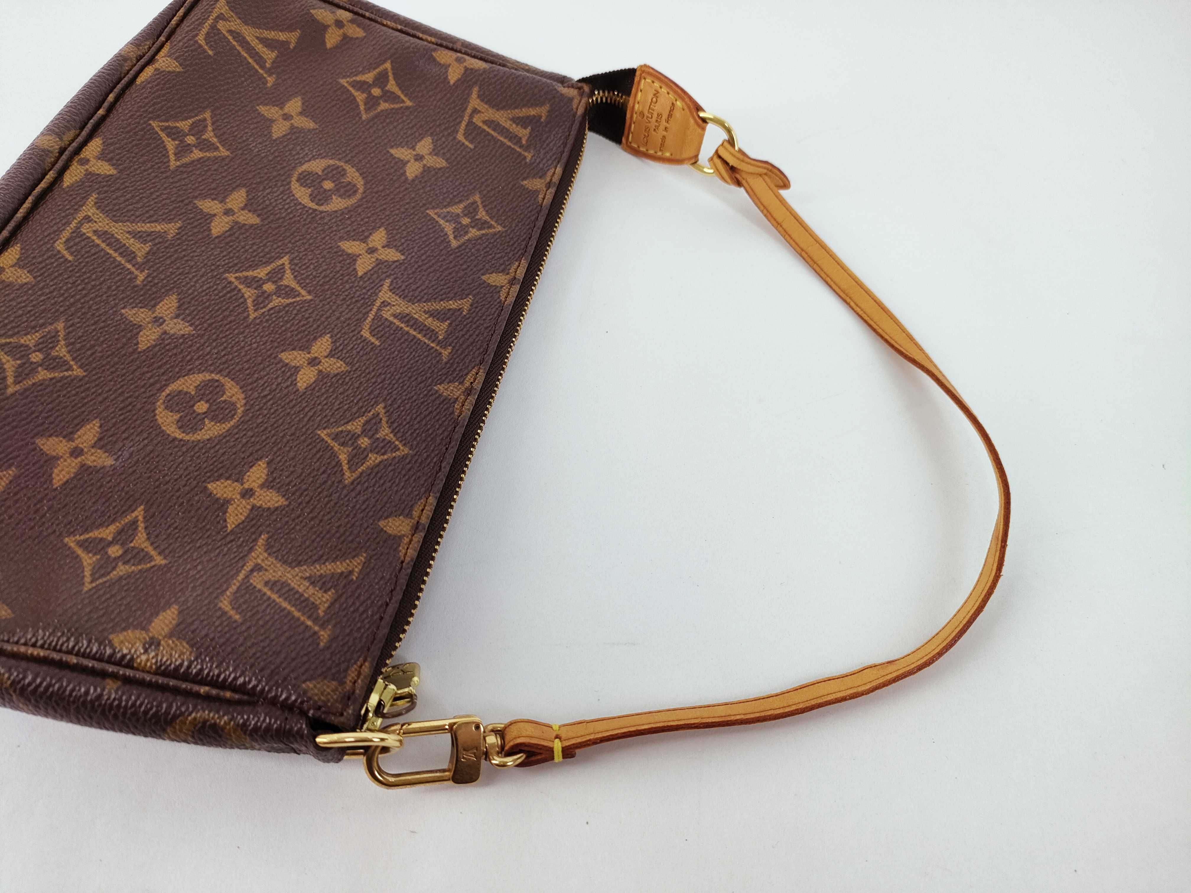 Monogram Louis Vuitton Monogram Accessoires Pouch — view 3