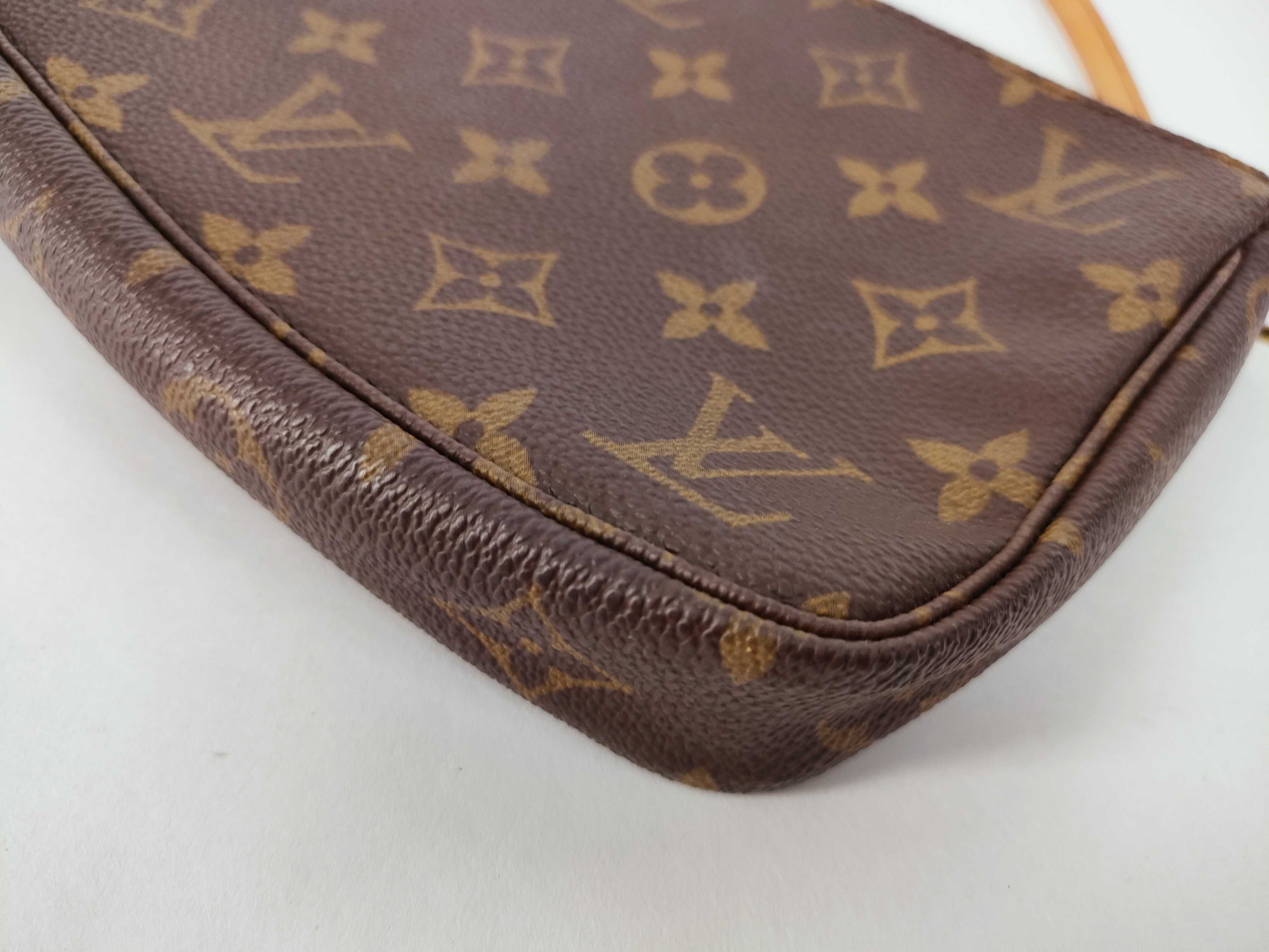 Monogram Louis Vuitton Monogram Accessoires Pouch — view 7