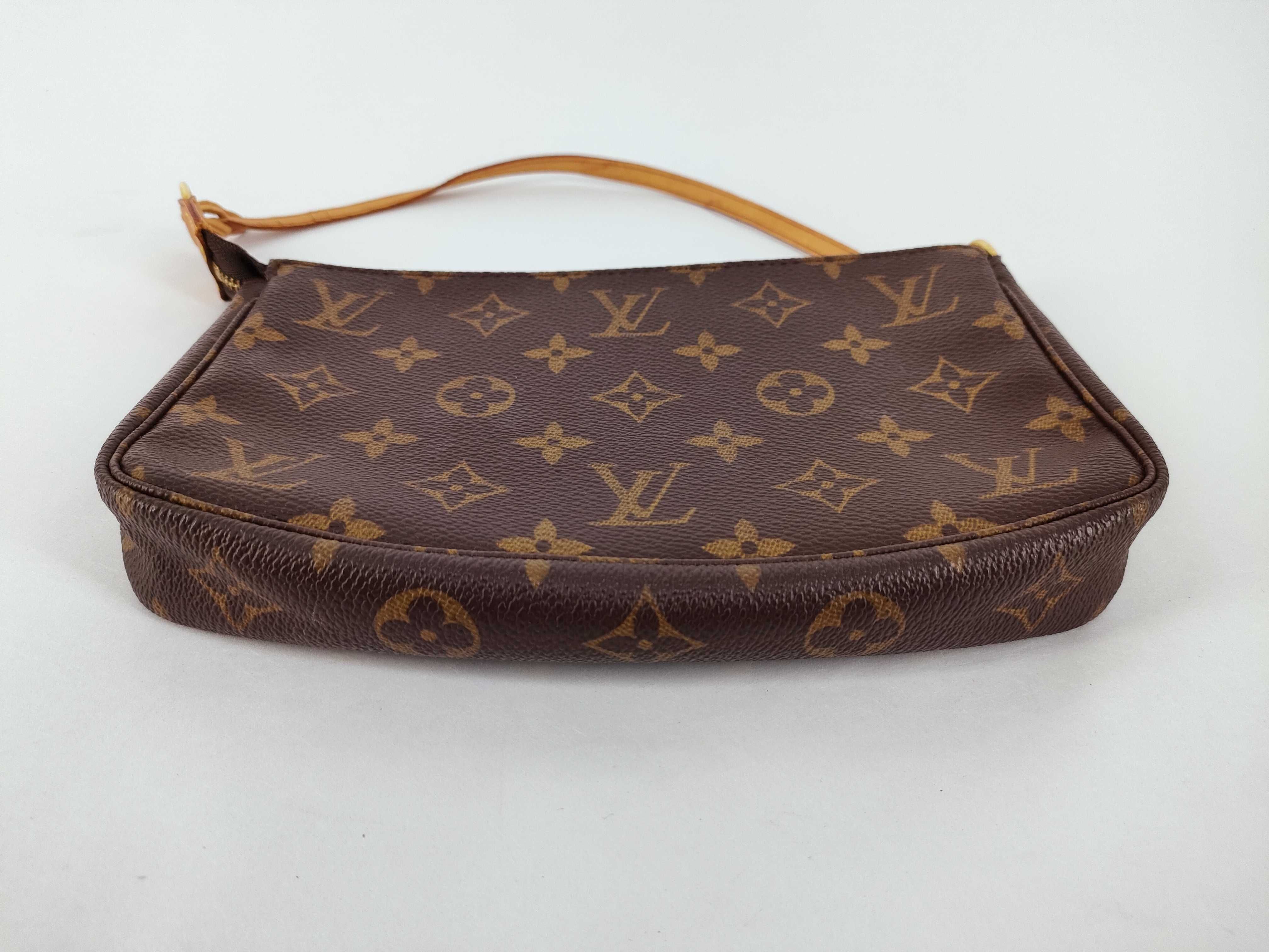 Monogram Louis Vuitton Monogram Accessoires Pouch — view 8