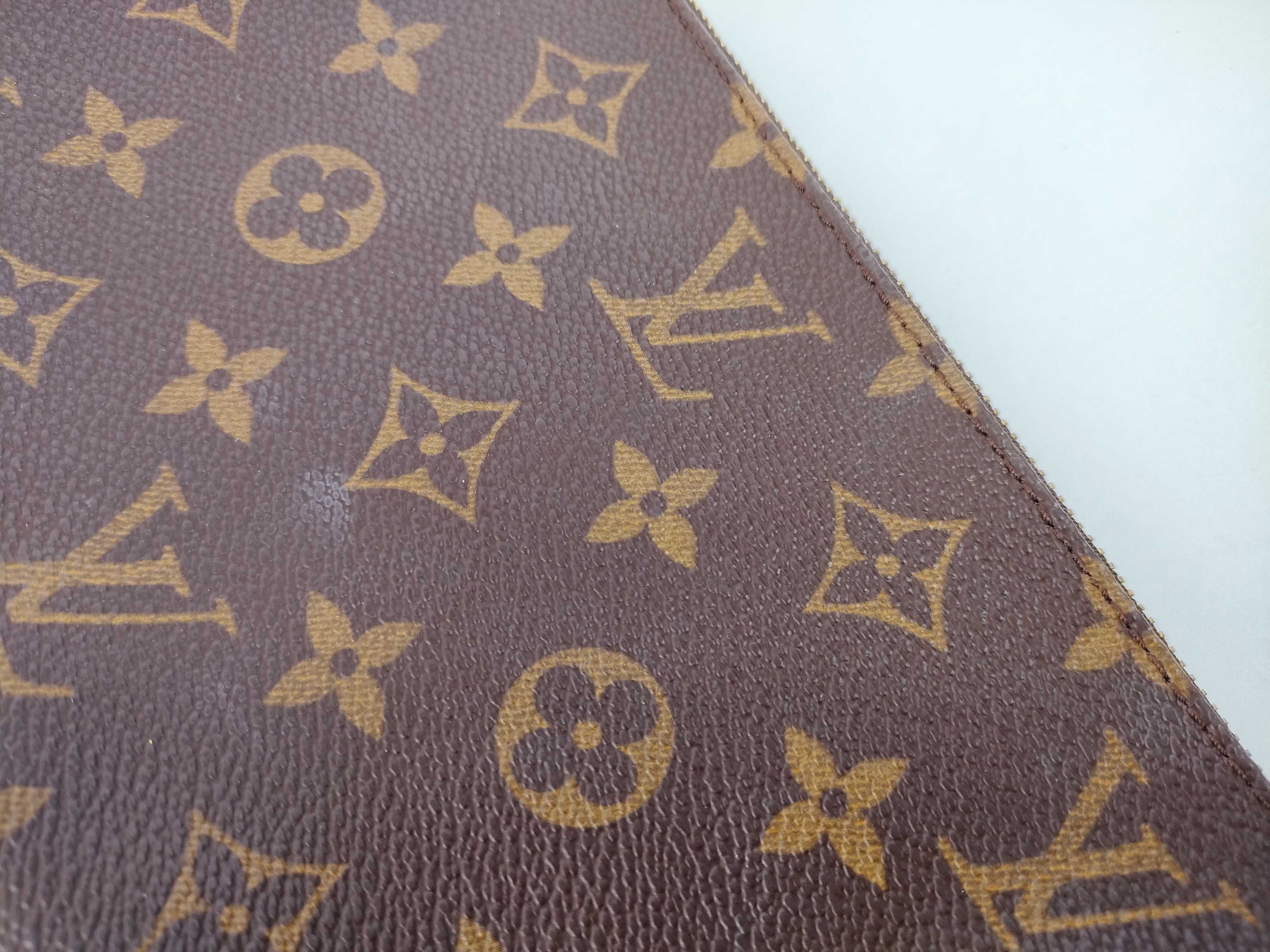 Monogram Louis Vuitton Monogram Accessoires Pouch — view 10