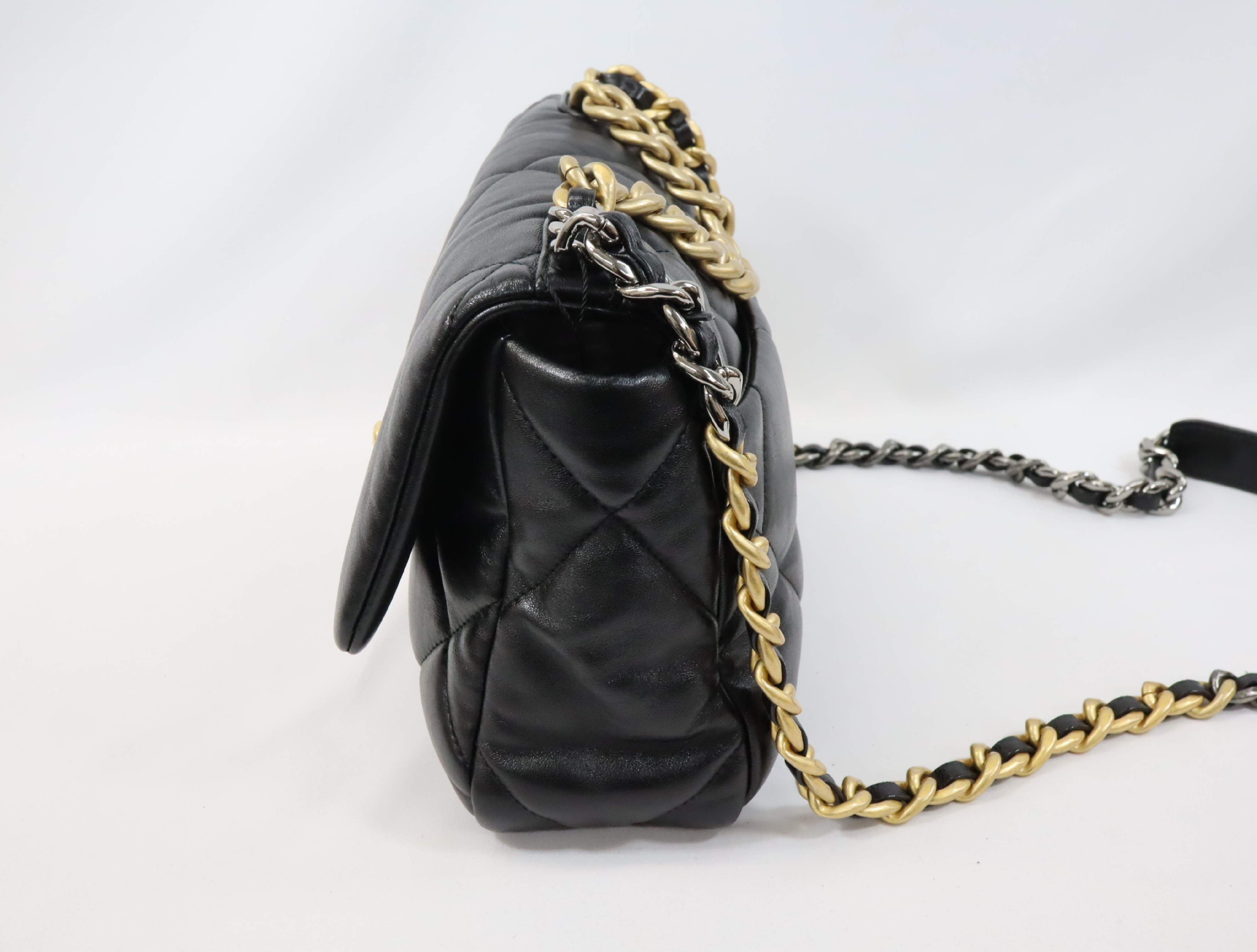19 Lambskin Chain Shoulder Bag Black Gold x Silver Hardware Random Plate AS1160 Shoulder Bag — view 4
