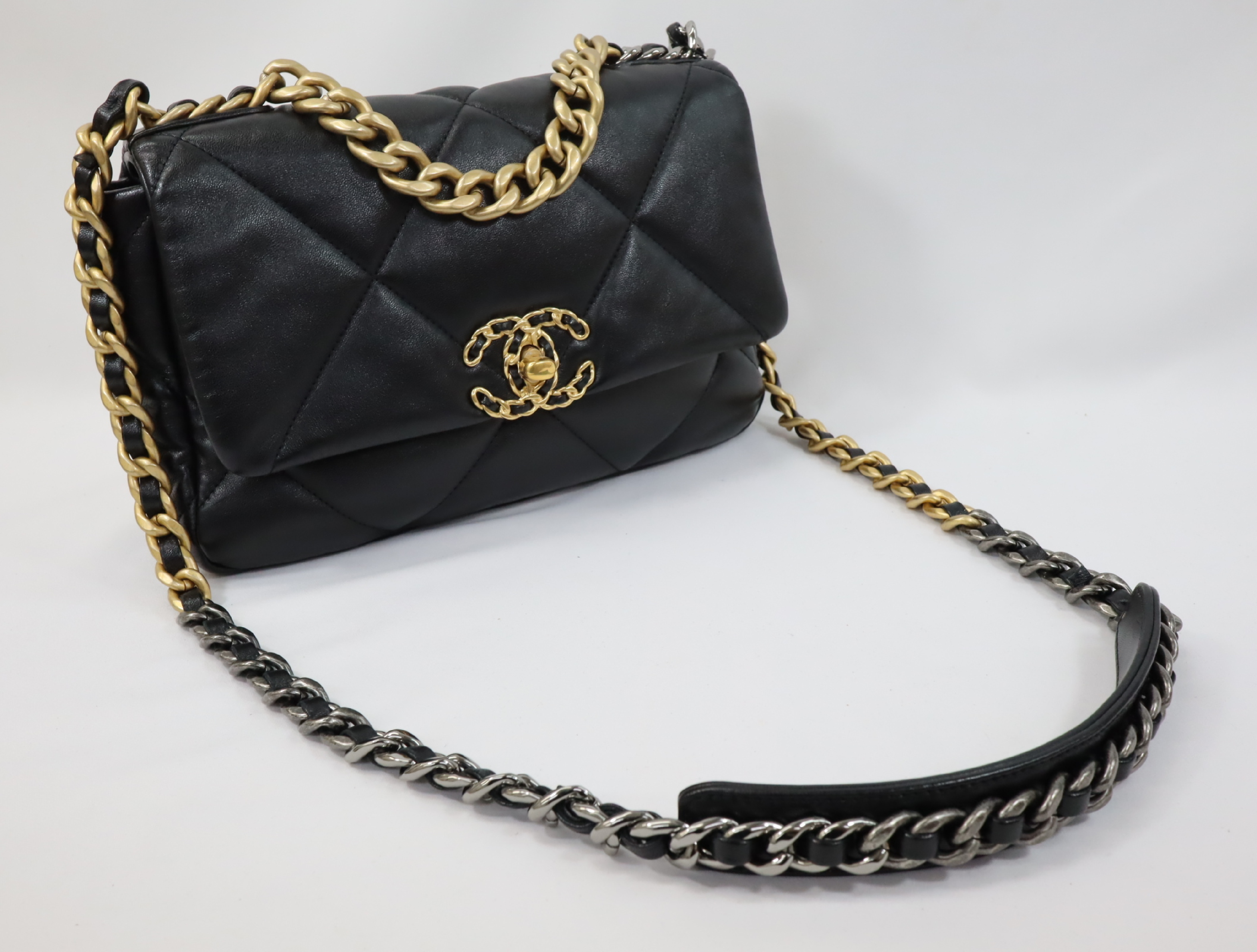 19 Lambskin Chain Shoulder Bag Black Gold x Silver Hardware Random Plate AS1160 Shoulder Bag — view 10