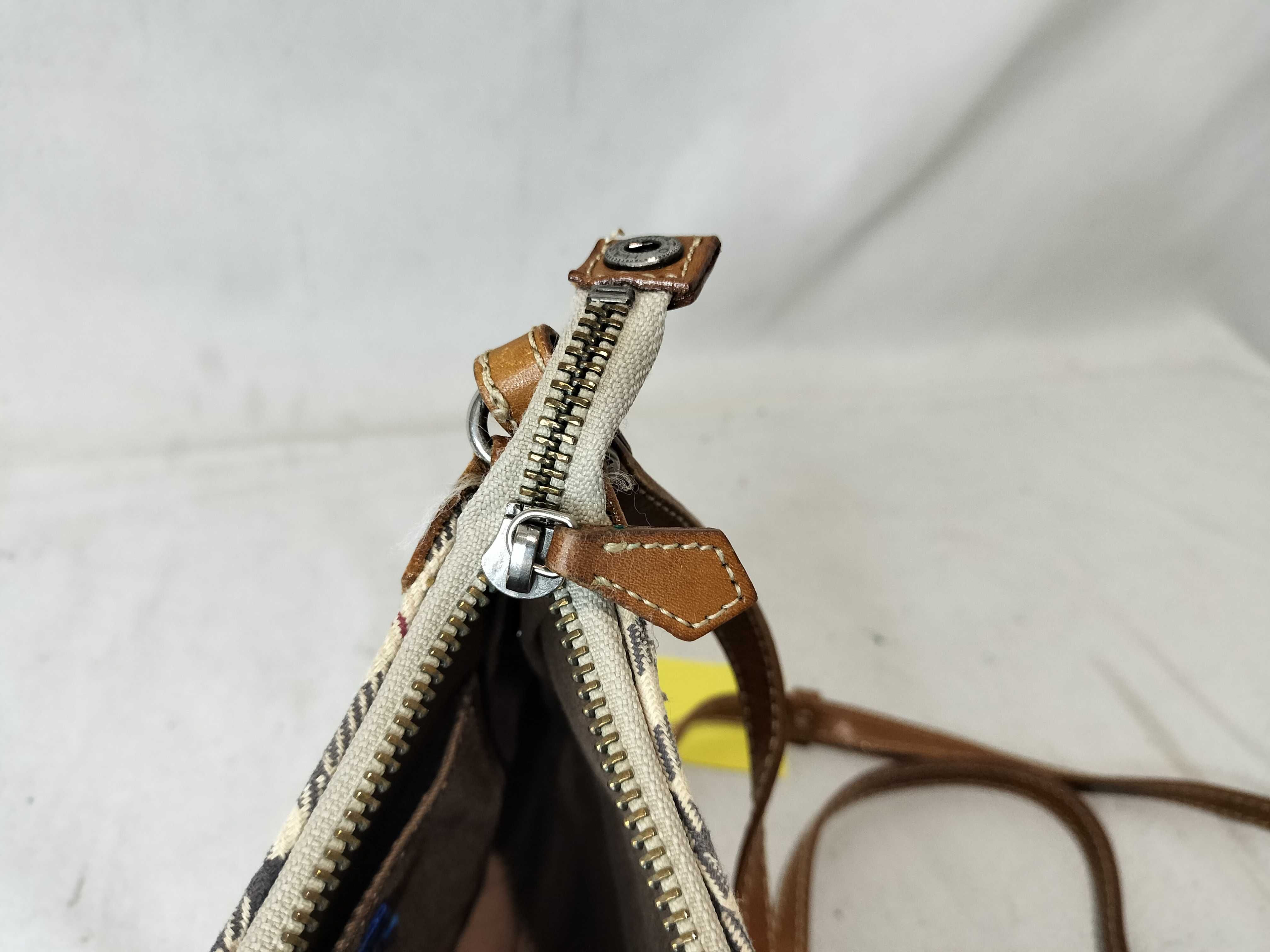 Blue Label Nova Check Shoulder Accessory Pouch Shoulder Bag — view 11