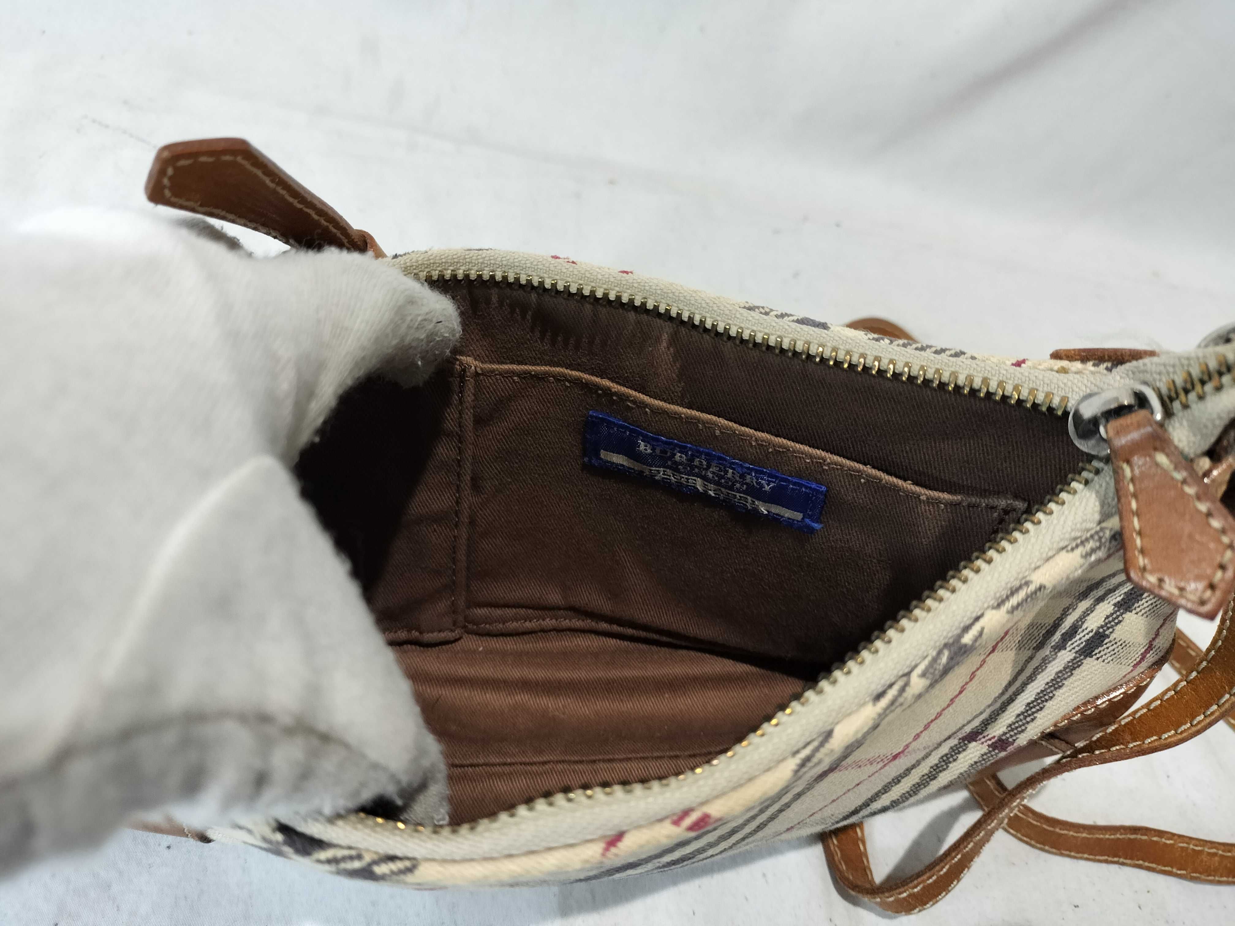Blue Label Nova Check Shoulder Accessory Pouch Shoulder Bag — view 9