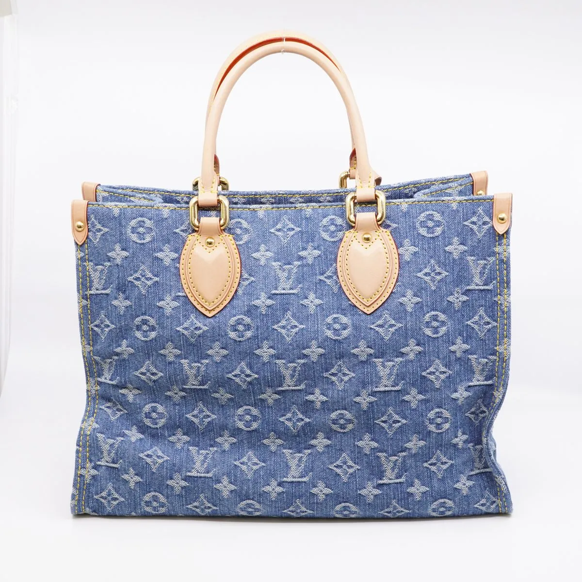 Monogram Denim OnTheGo MM M46871 RFID-enabled blue tote bag with bag charm. — view 2