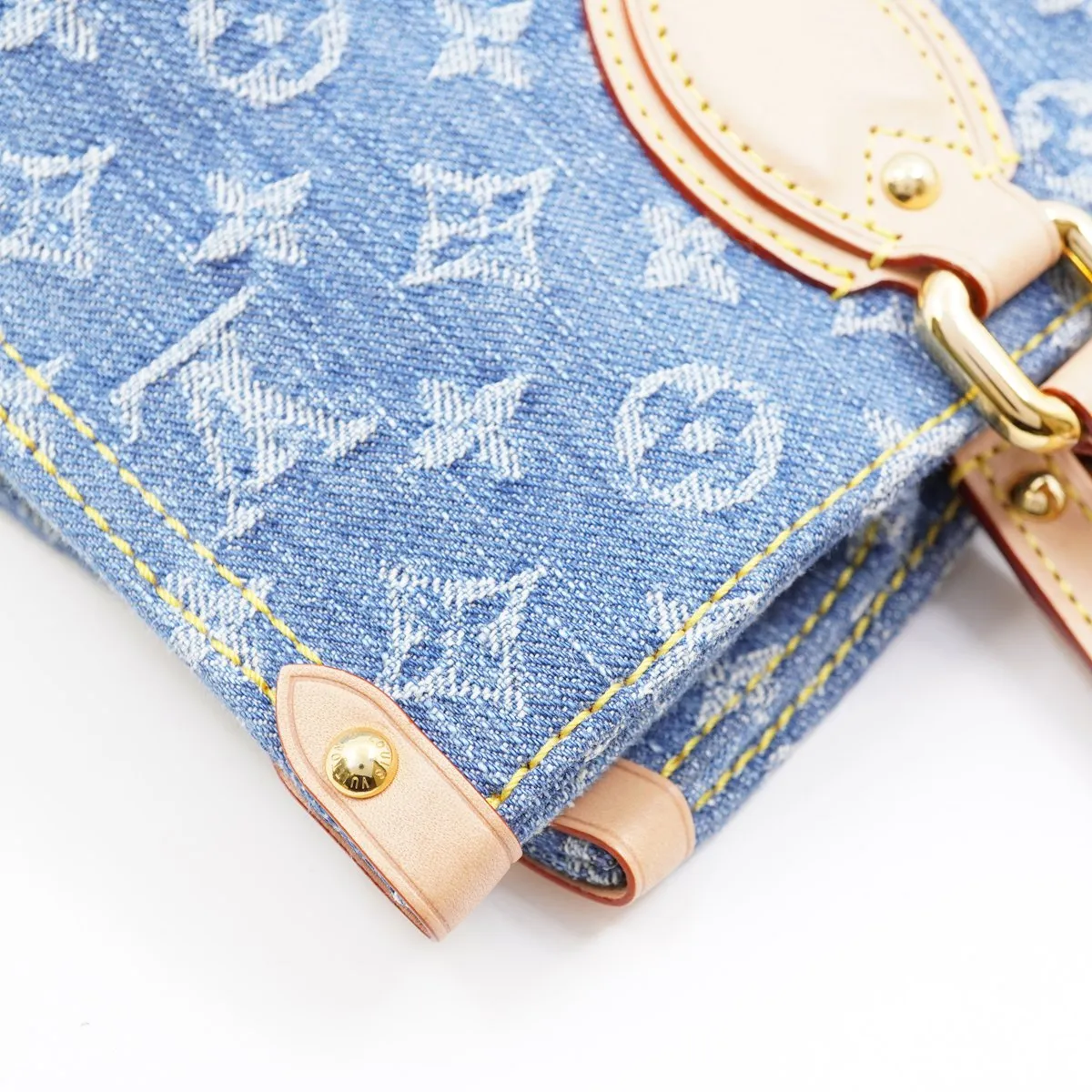 Monogram Denim OnTheGo MM M46871 RFID-enabled blue tote bag with bag charm. — view 13